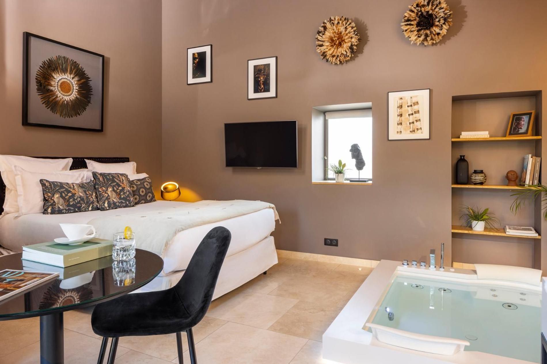 King Room with Spa Bath