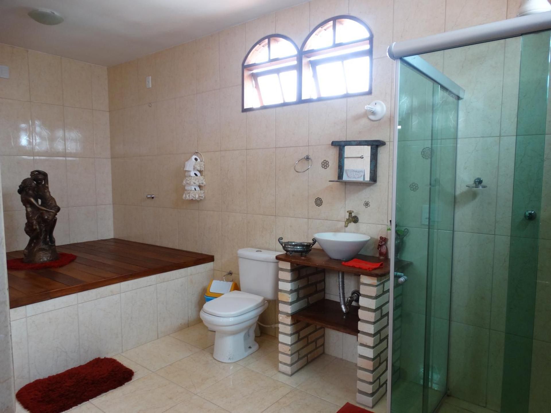 Honeymoon Suite