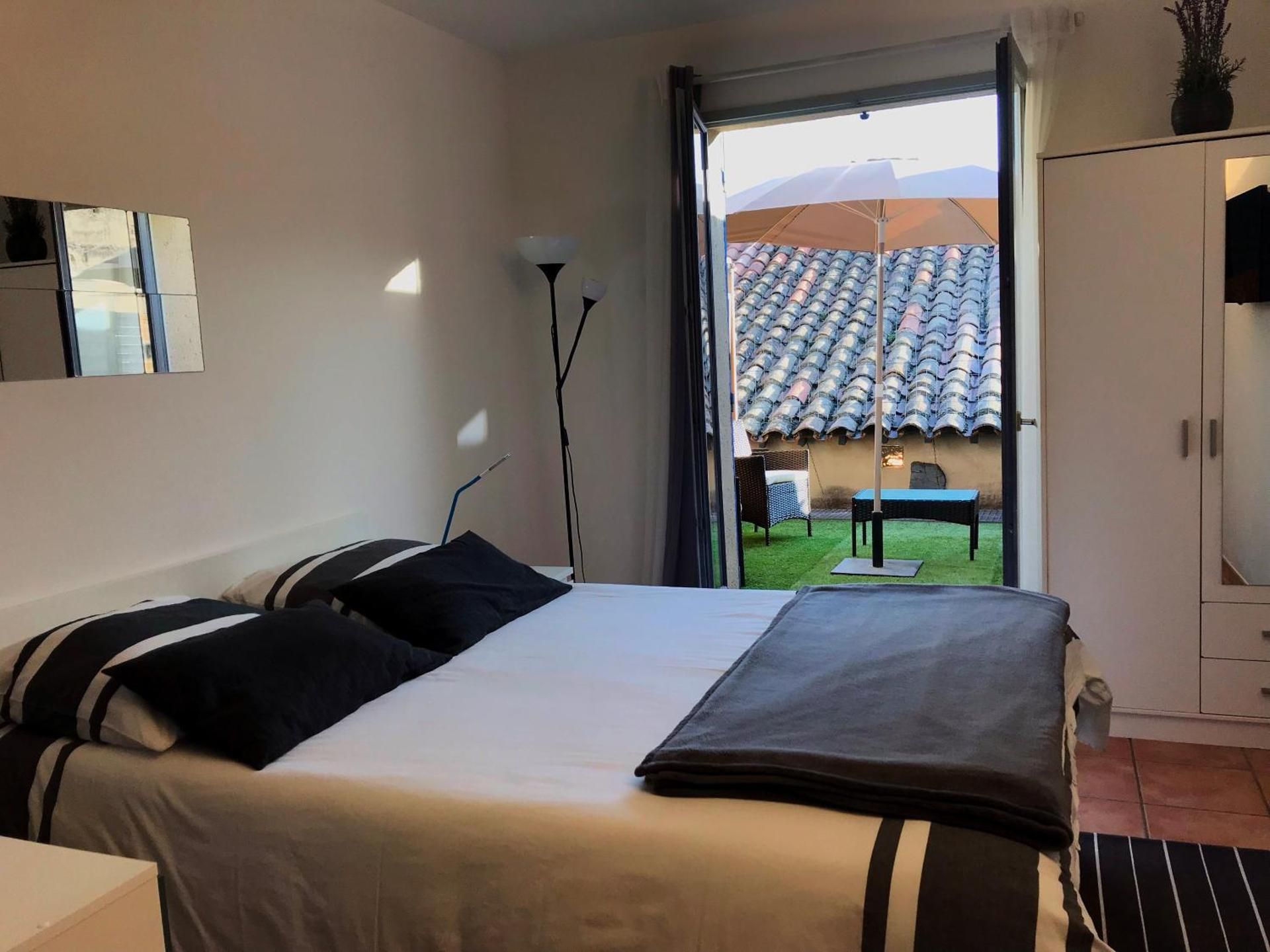 Studio Apartment with Terrace