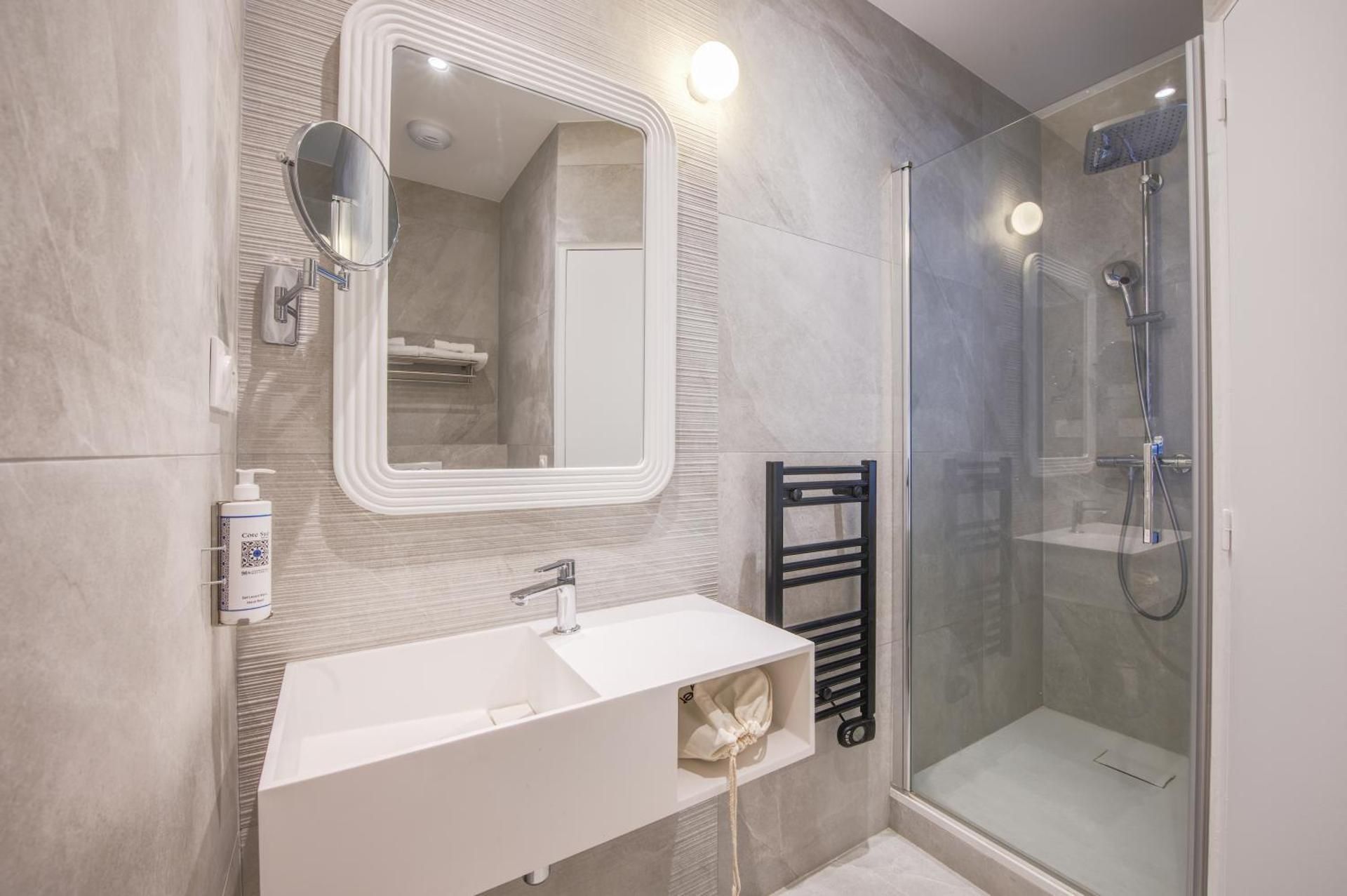 Studio Apartment with King Bed