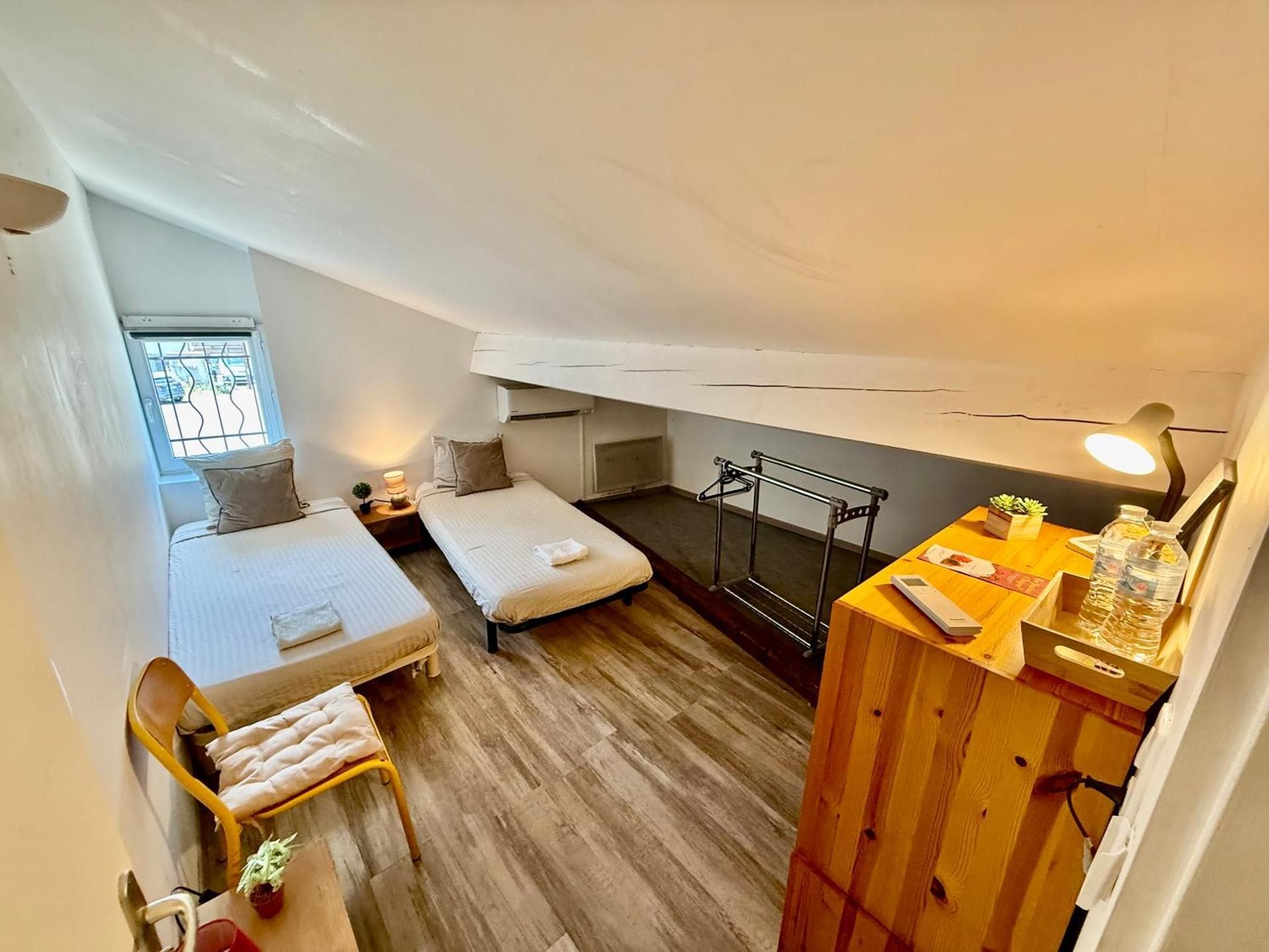 Deluxe Twin Room