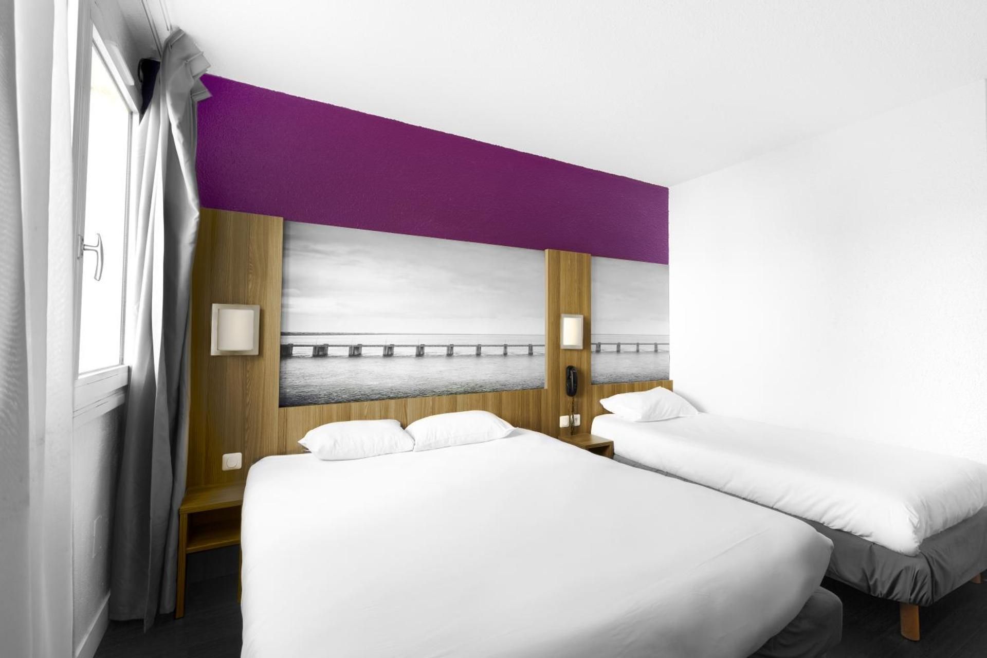 Triple Room with 1 Double Bed and 1 Single Bed