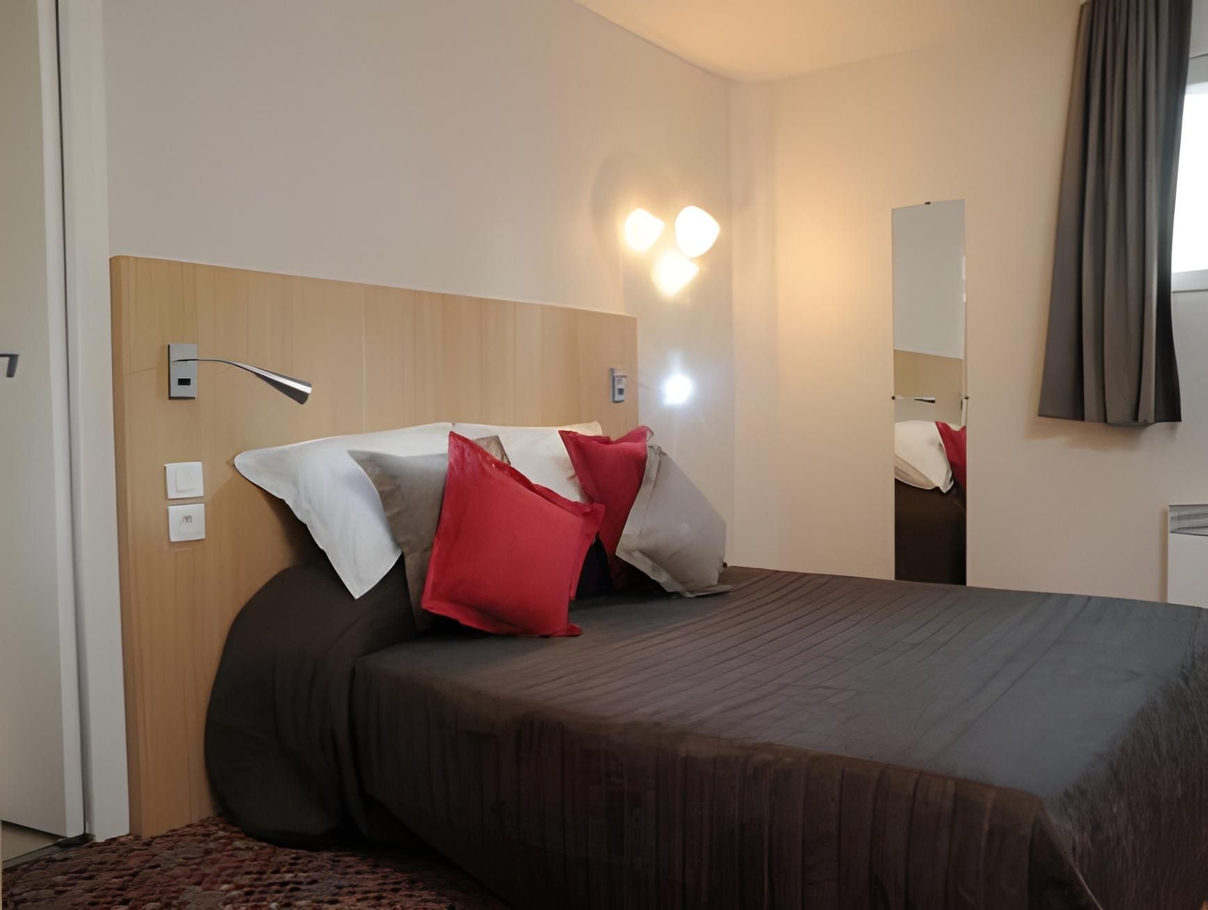 Double Room (2 Adults)