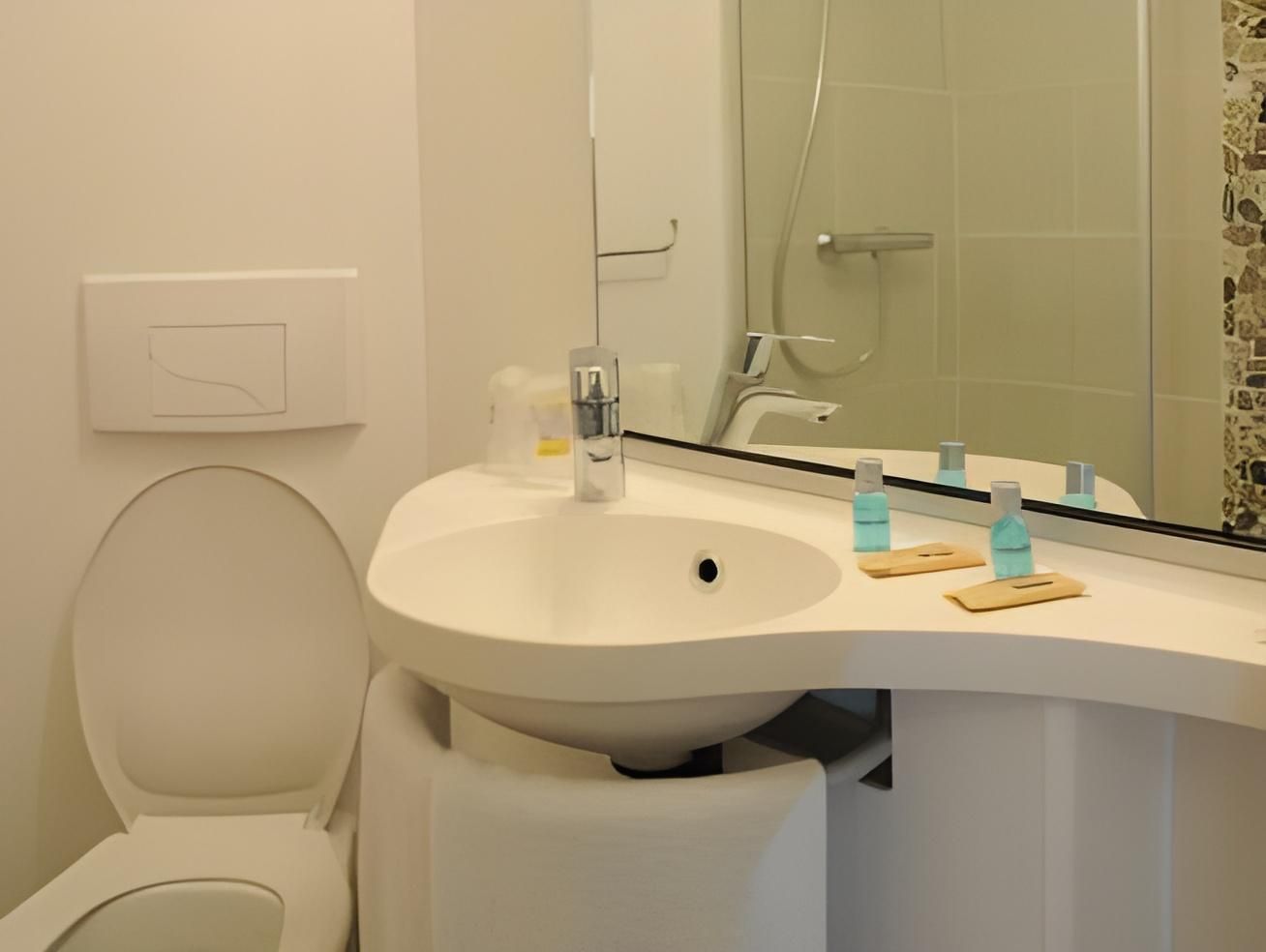 Twin Room (2 Adults)