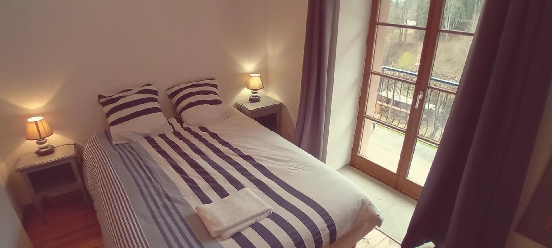 Double Room with Shared Toilet