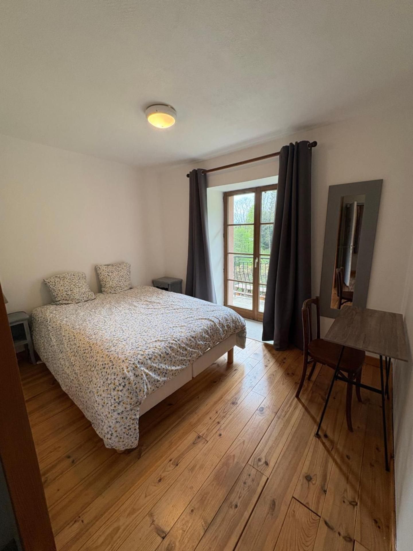 Double Room with Shared Toilet