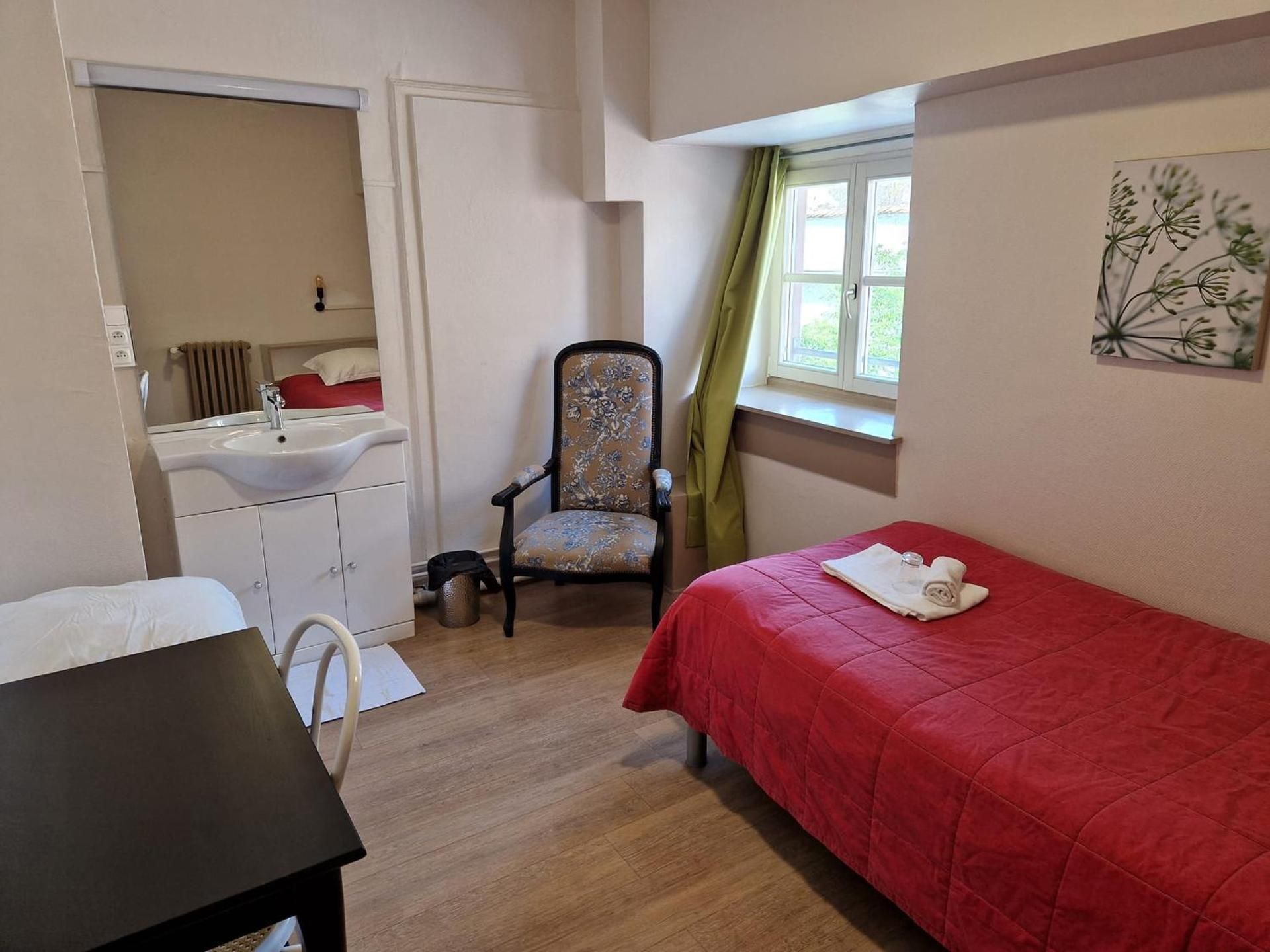 Single Room with Shared Bathroom