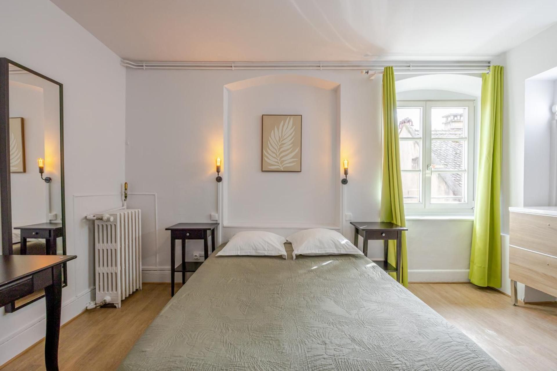 Triple Room with Shared Bathroom