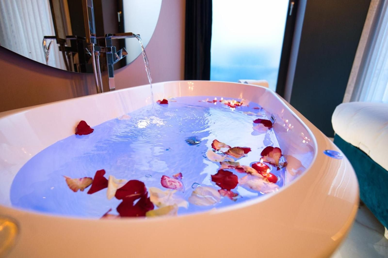 Deluxe Duplex with Jacuzzi