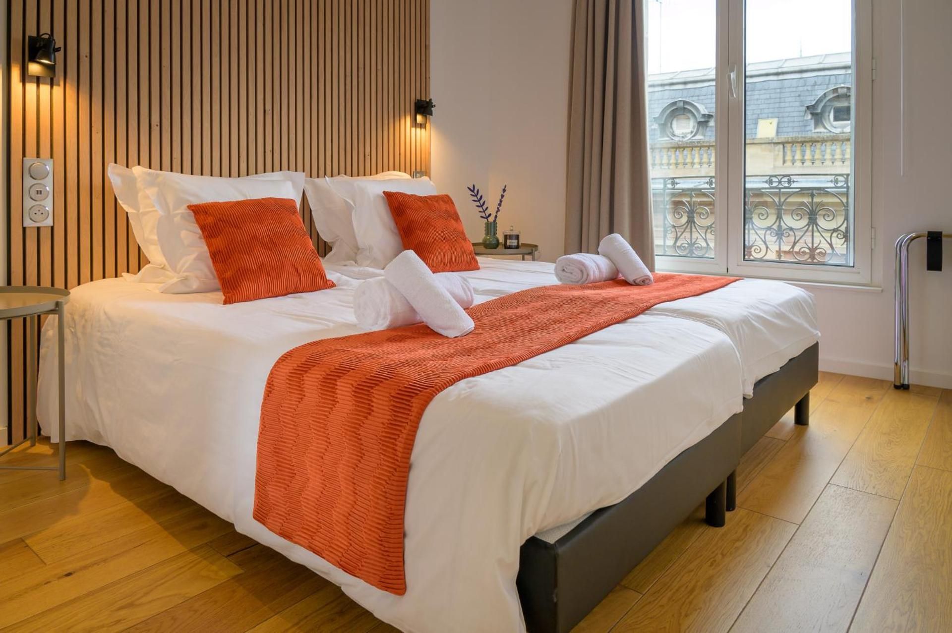 One-Bedroom Apartment - Broglie 4