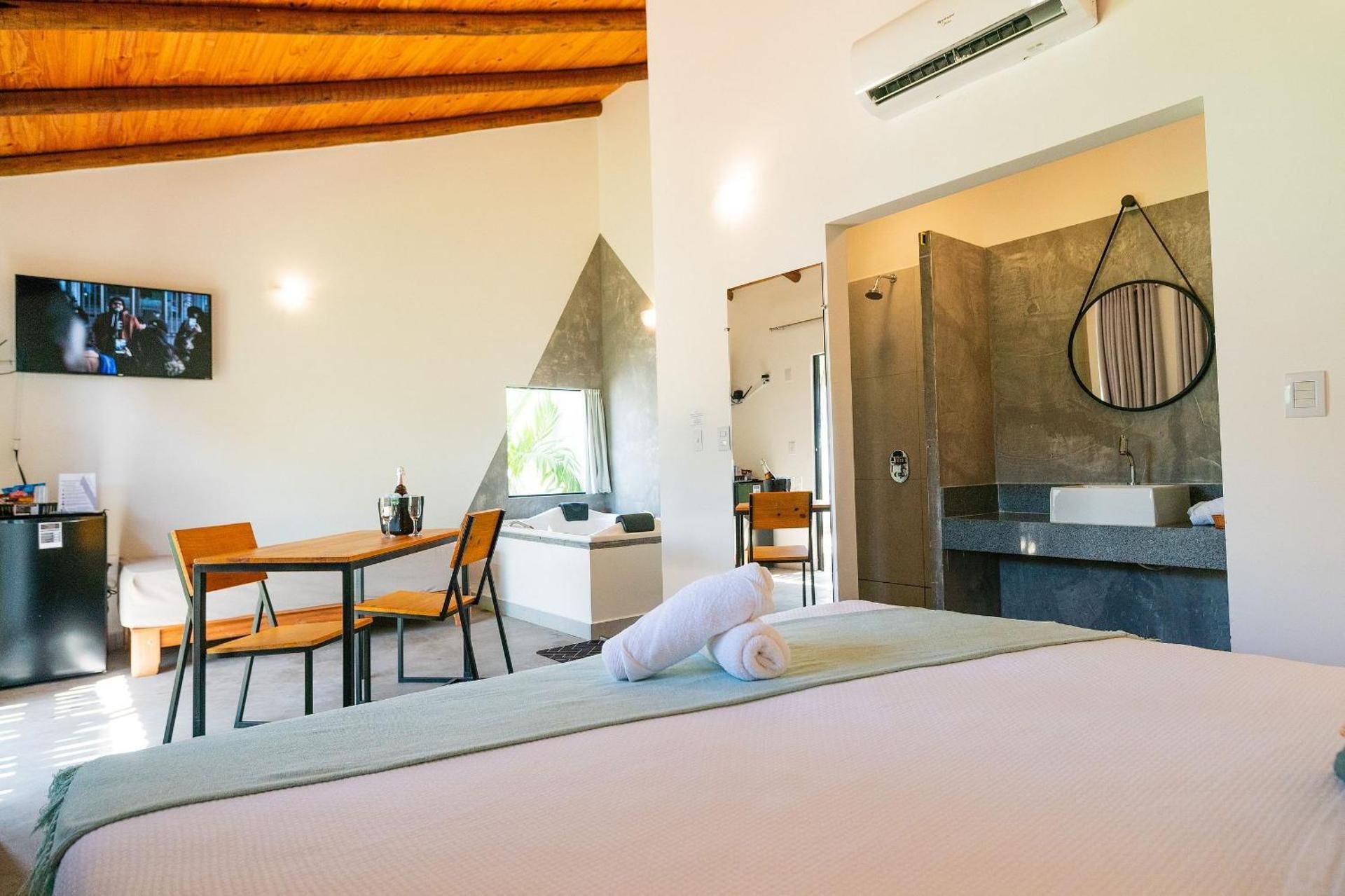 Deluxe Suite with Spa Bath