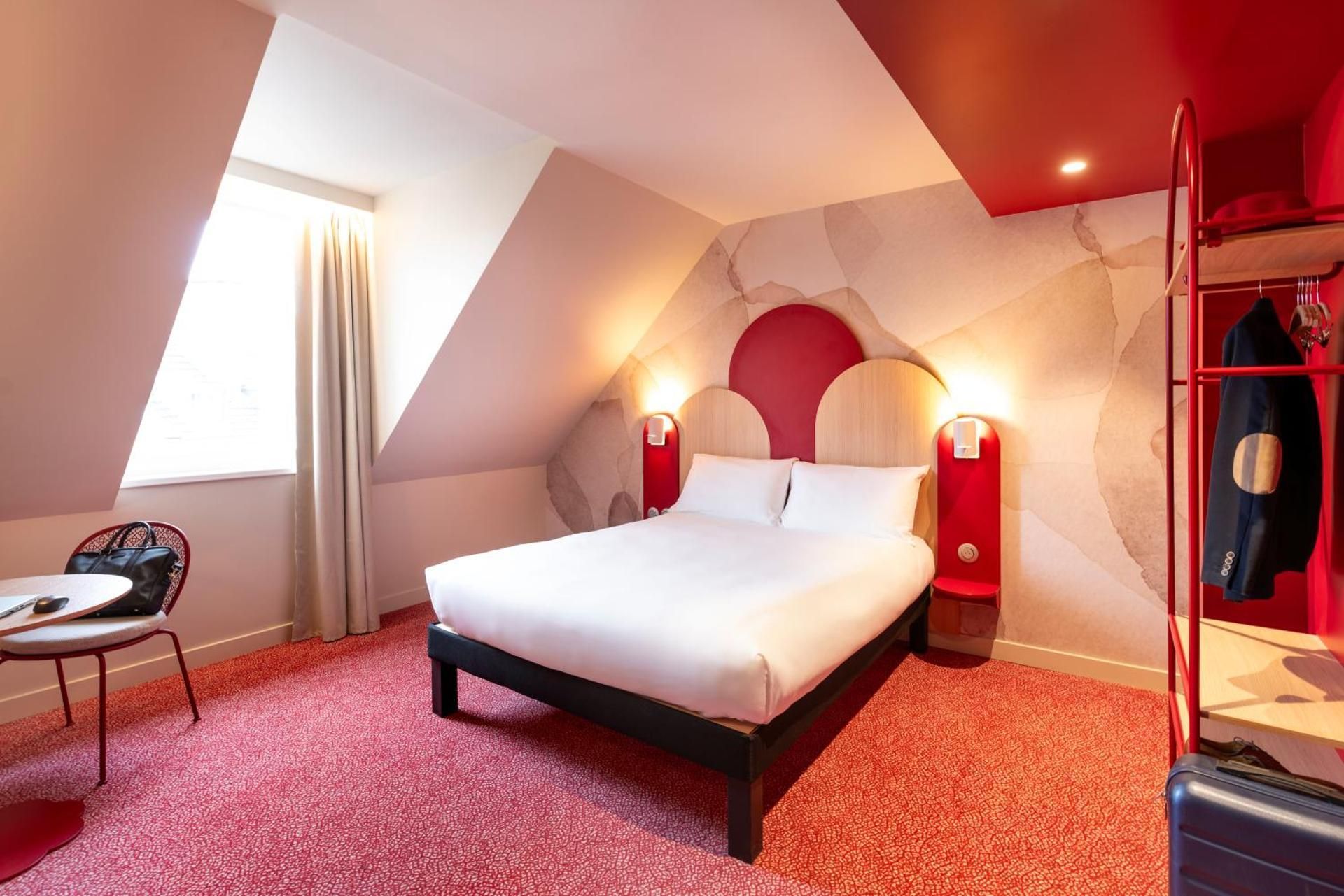 Standard Queen Room