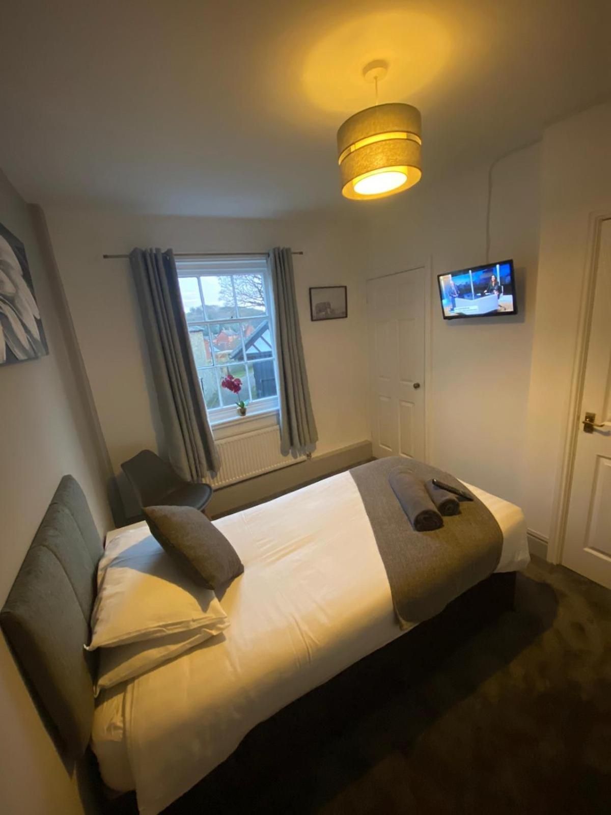 Standard Single Room with Shower