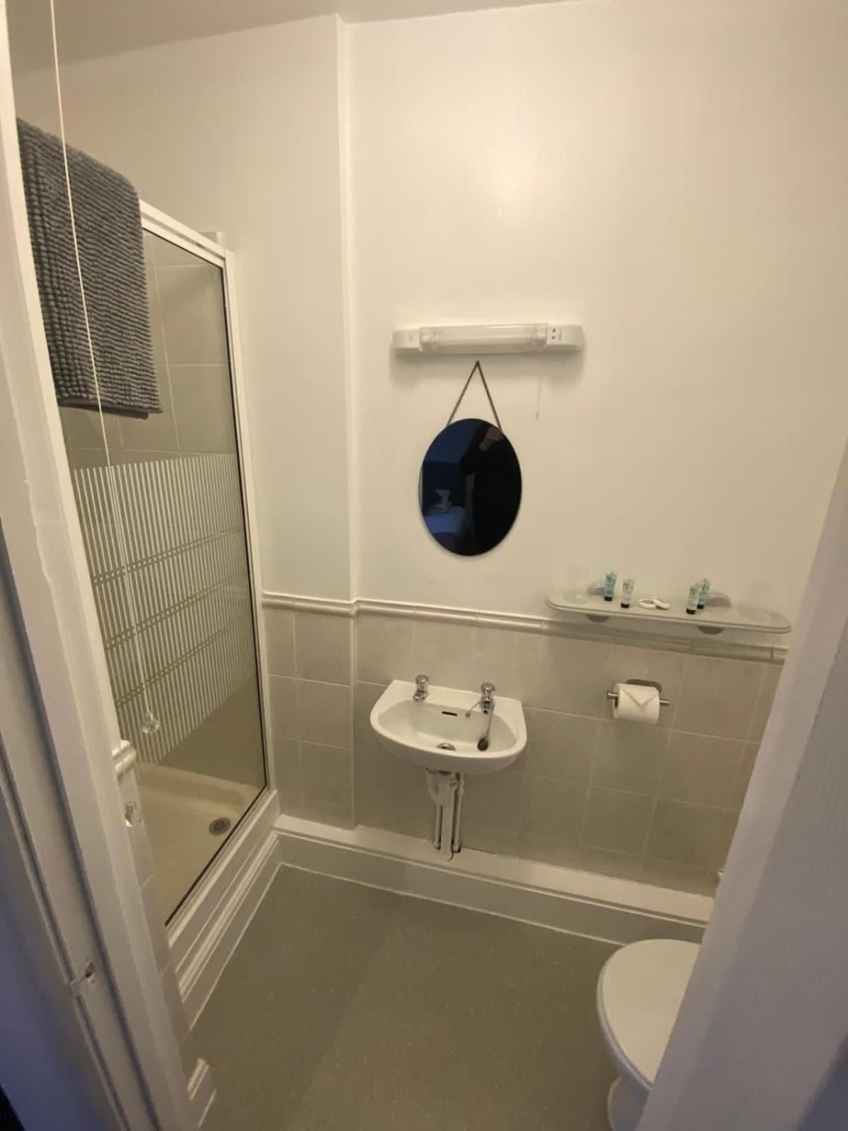 Standard Single Room with Shower
