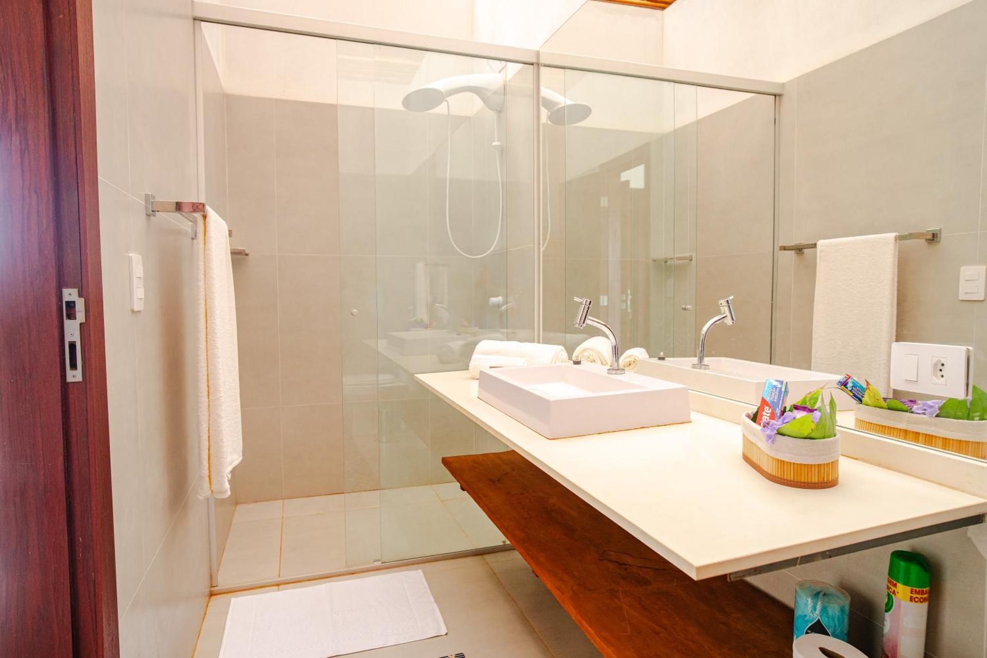 King Suite with Pool View