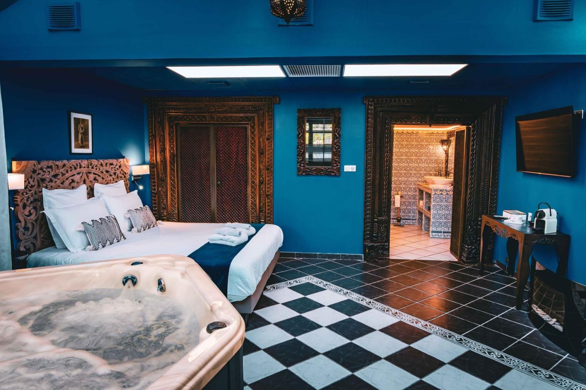King Room with Spa Bath