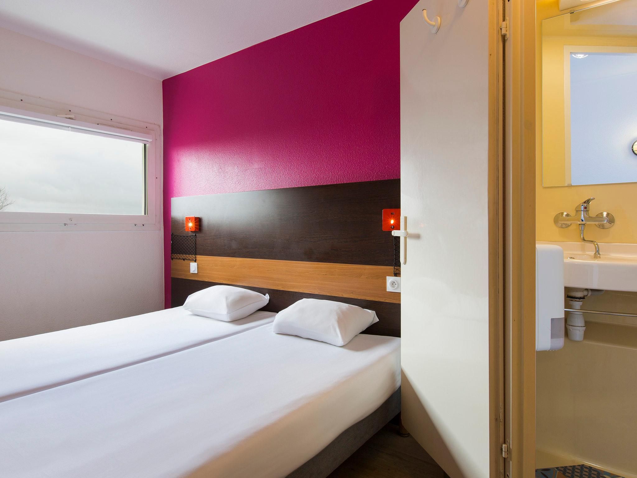 Room Cabrio 2 single beds with bathroom