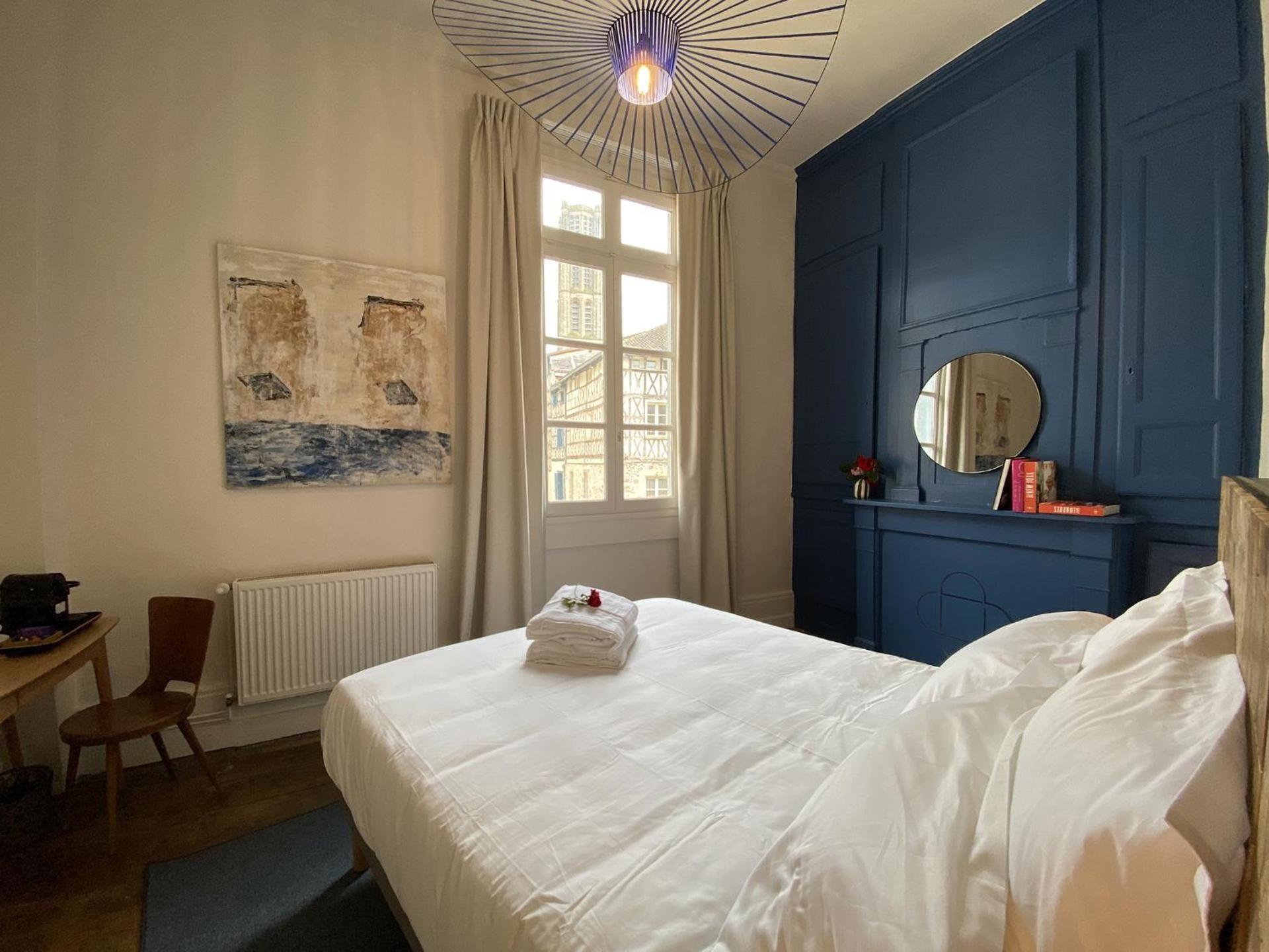 Les Chambres du Cloitre Deluxe Double Room
