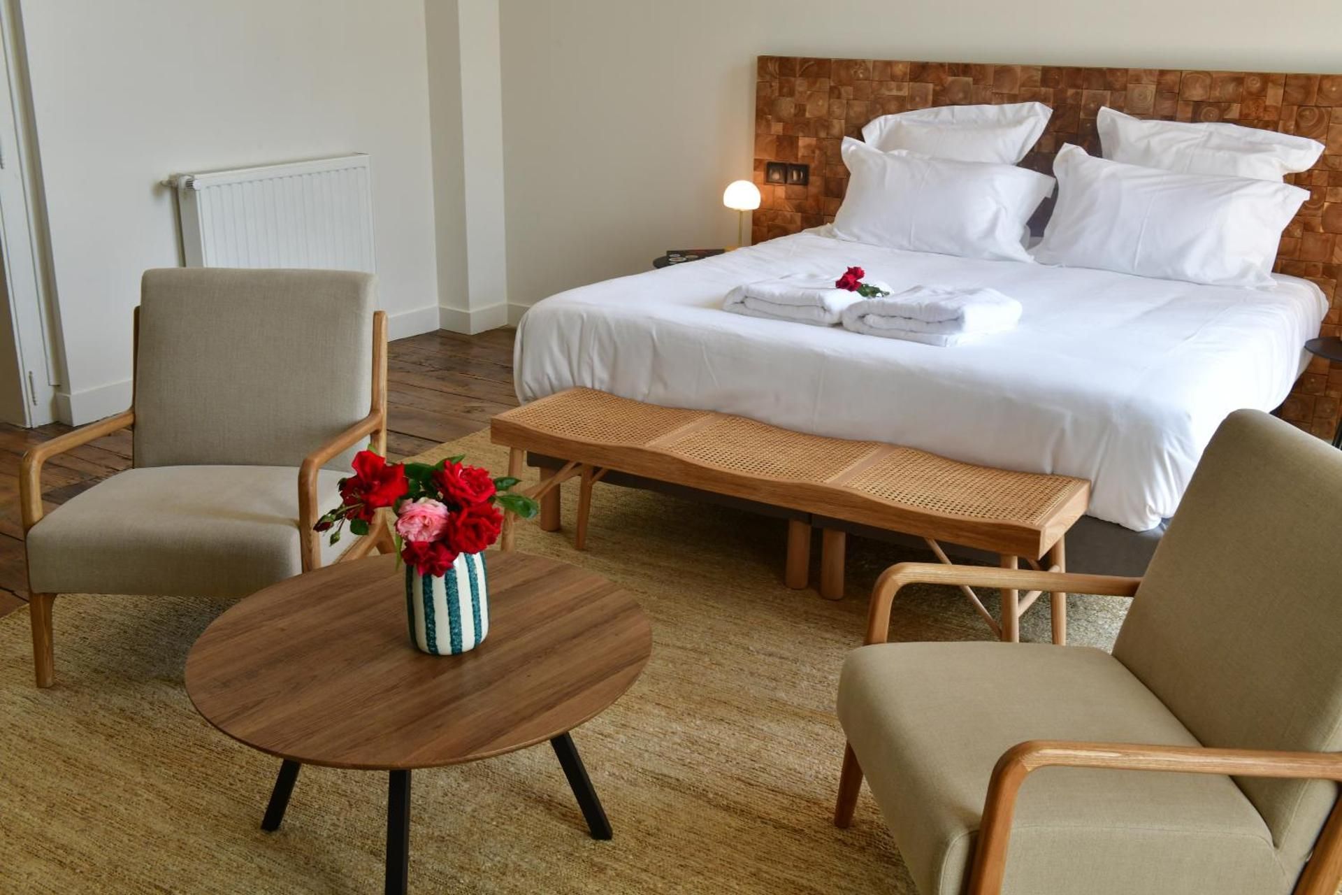 Les Chambres du Cloitre Deluxe King Room 2