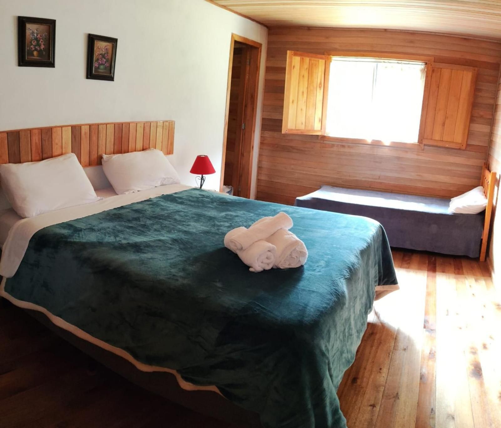 Deluxe Double Room (2 Adults + 1 Child)