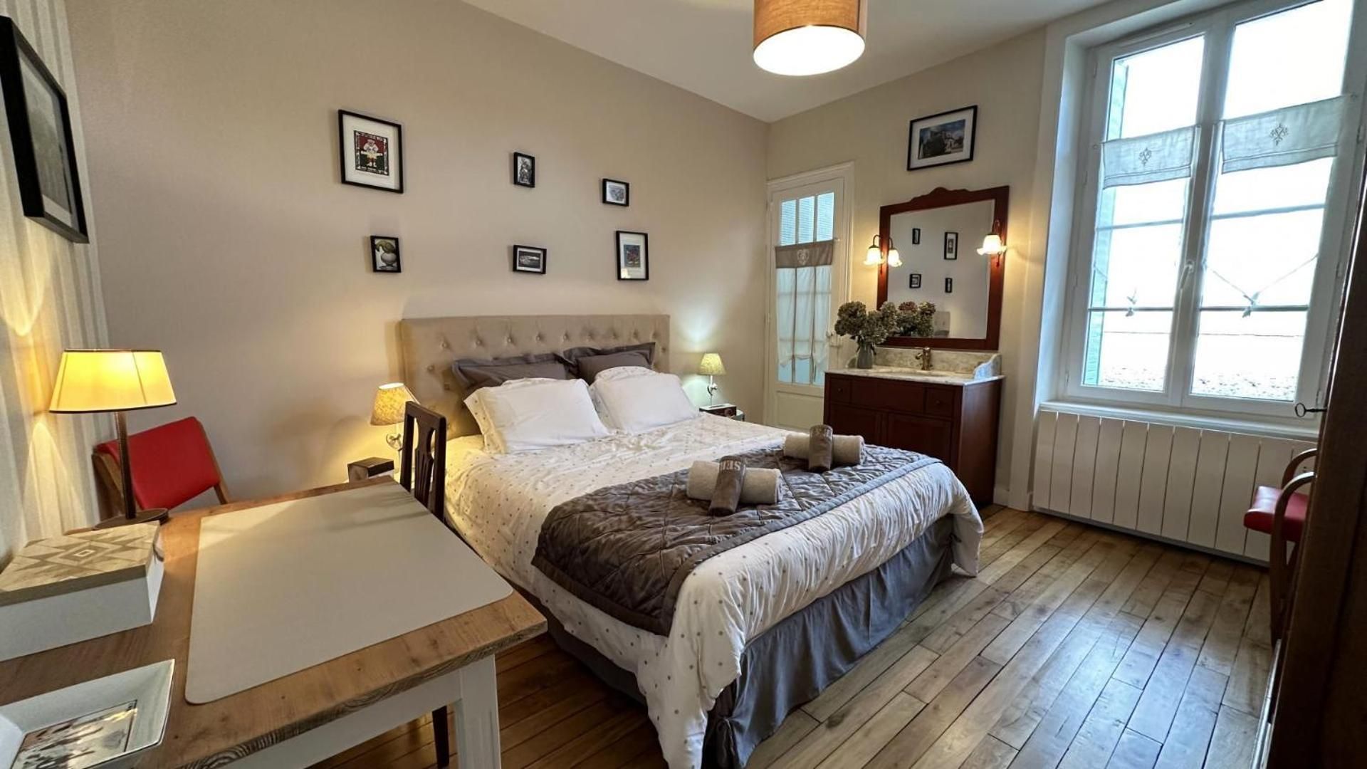 Deluxe Room 1