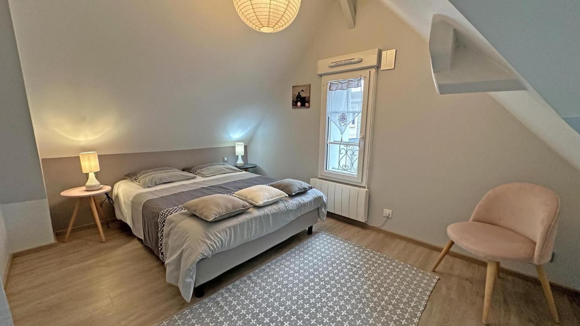 Deluxe Room 2
