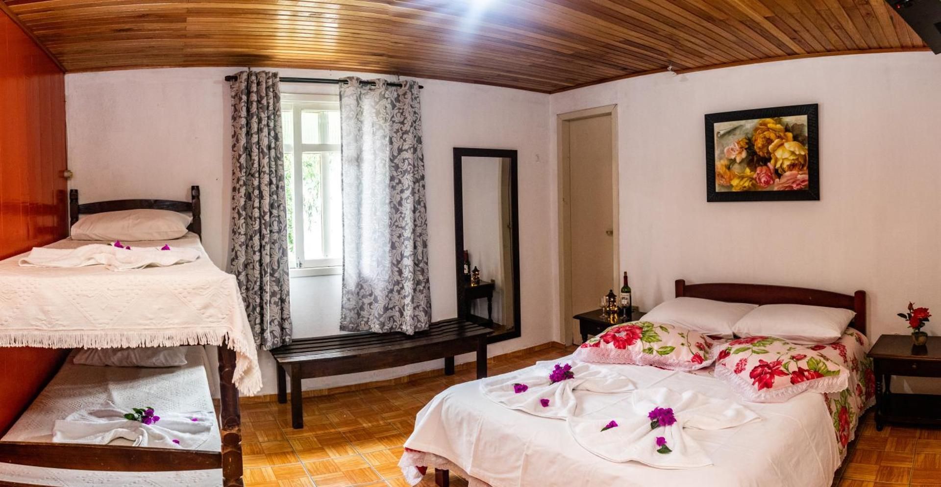 Quadruple Room with Private Bathroom