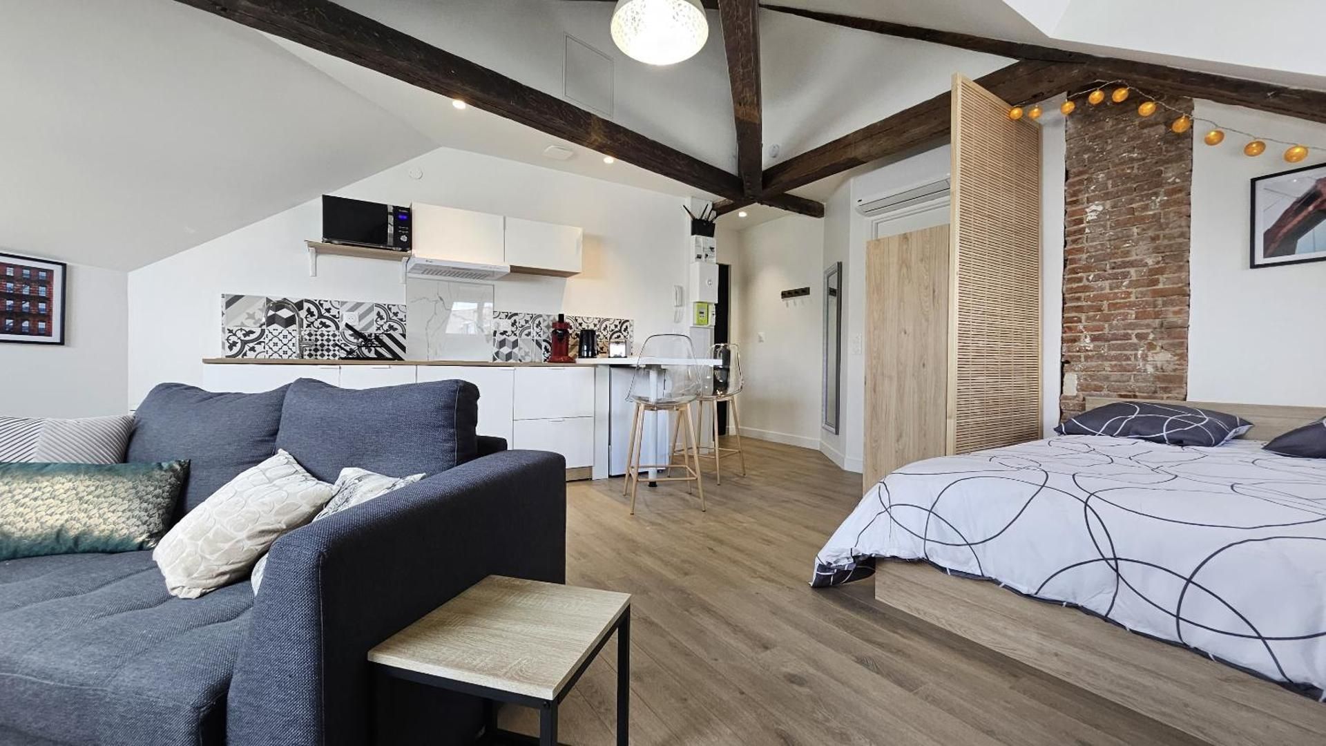 One-Bedroom Apartment