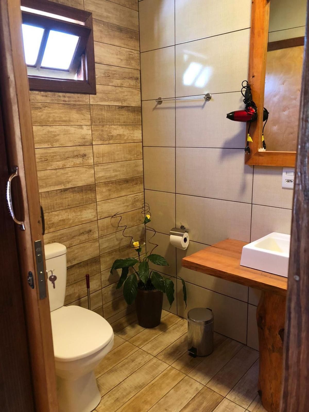 Deluxe Queen Suite