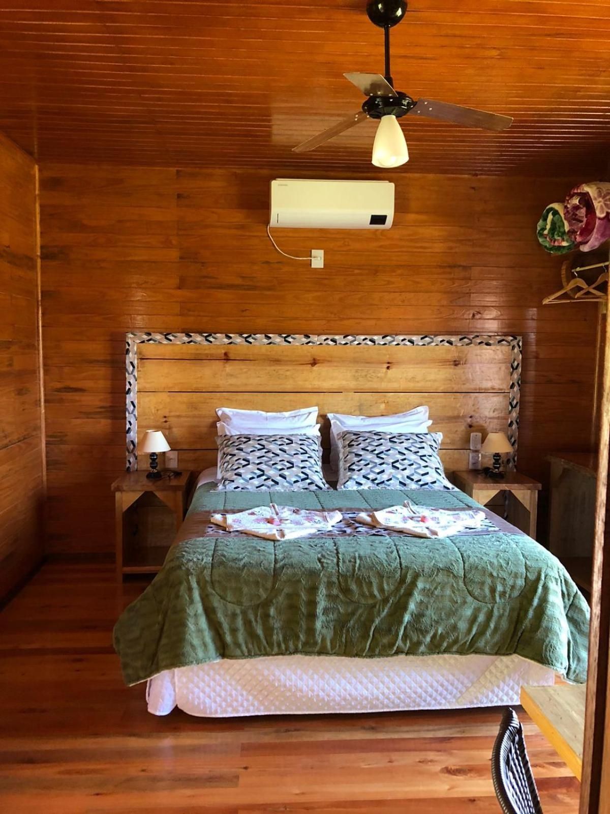 Queen Suite with Spa Bath