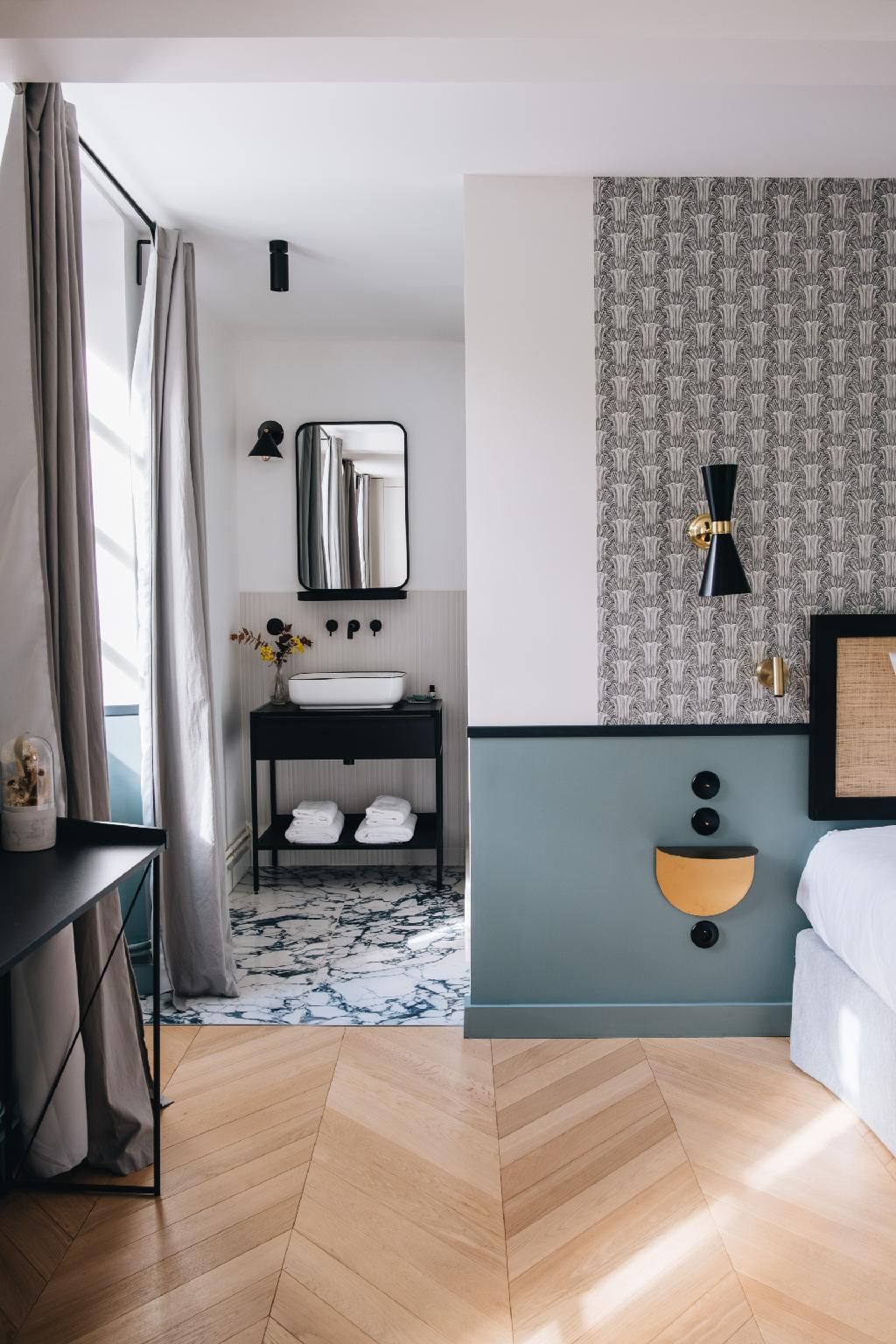 Chambre Pyla-Double-Vue sur Piscine-Salle d'eau