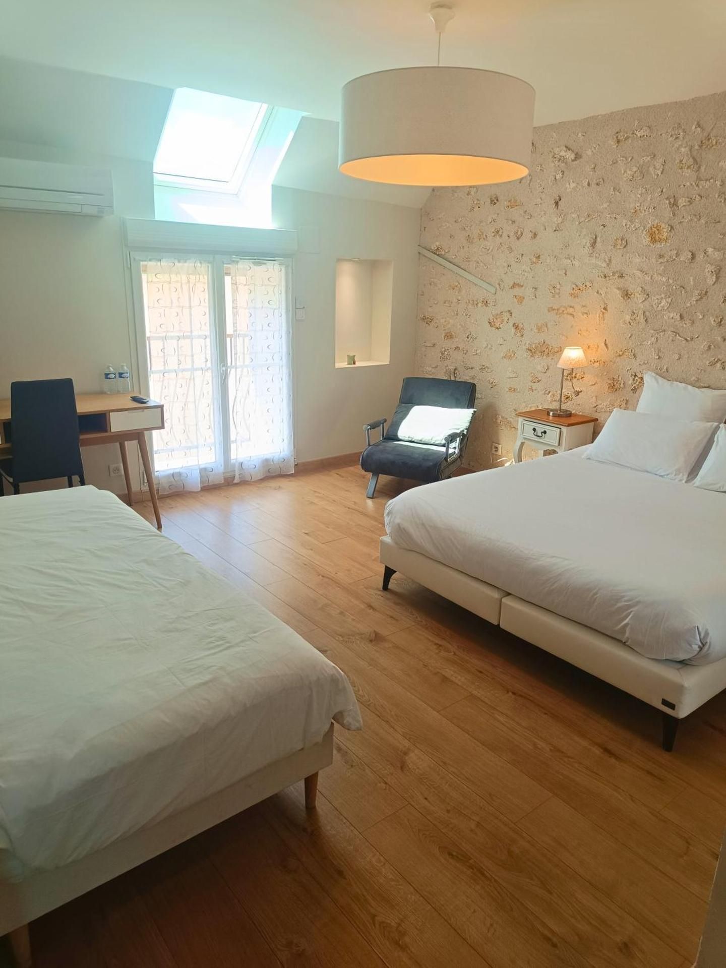 Chambre d'hotes Le Domaine des Hirondelles Triple Room with Bath