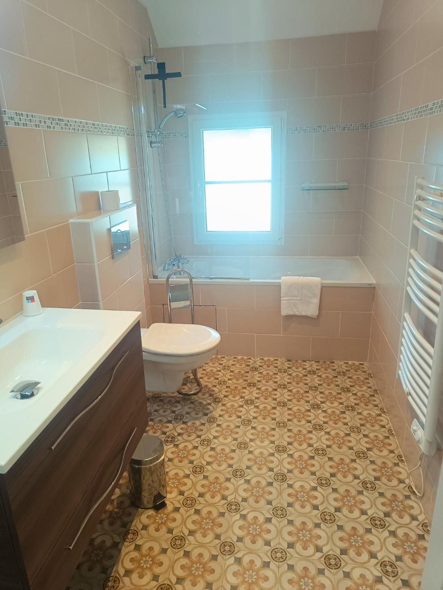 Chambre d'hotes Le Domaine des Hirondelles Triple Room with Bath 3