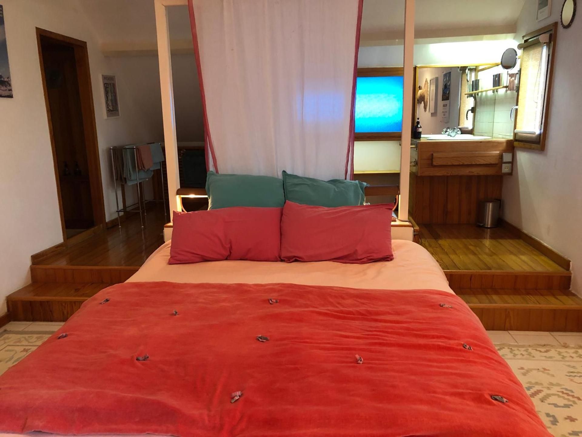 Deluxe Room (1 adult + 2 children)