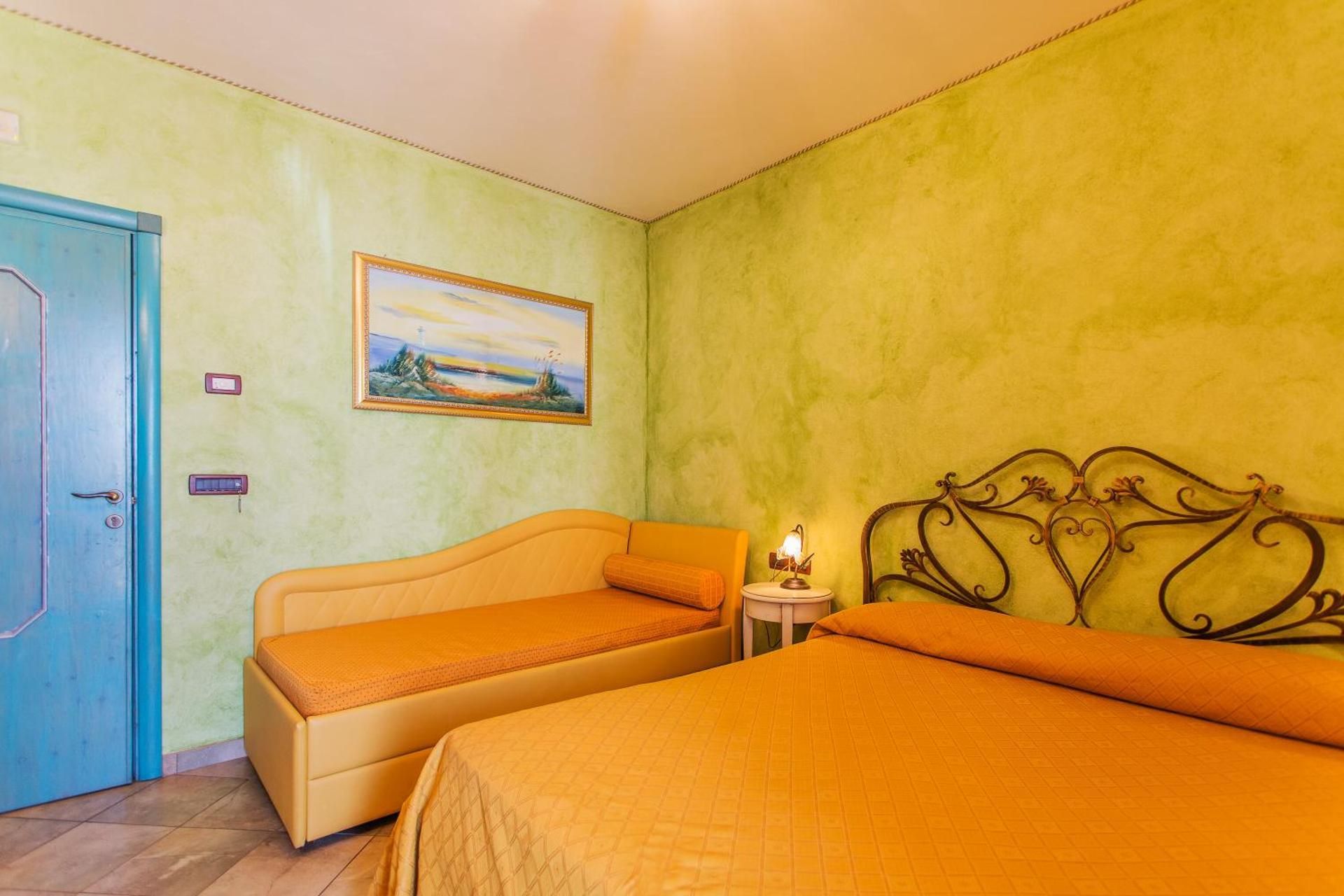 Triple Room