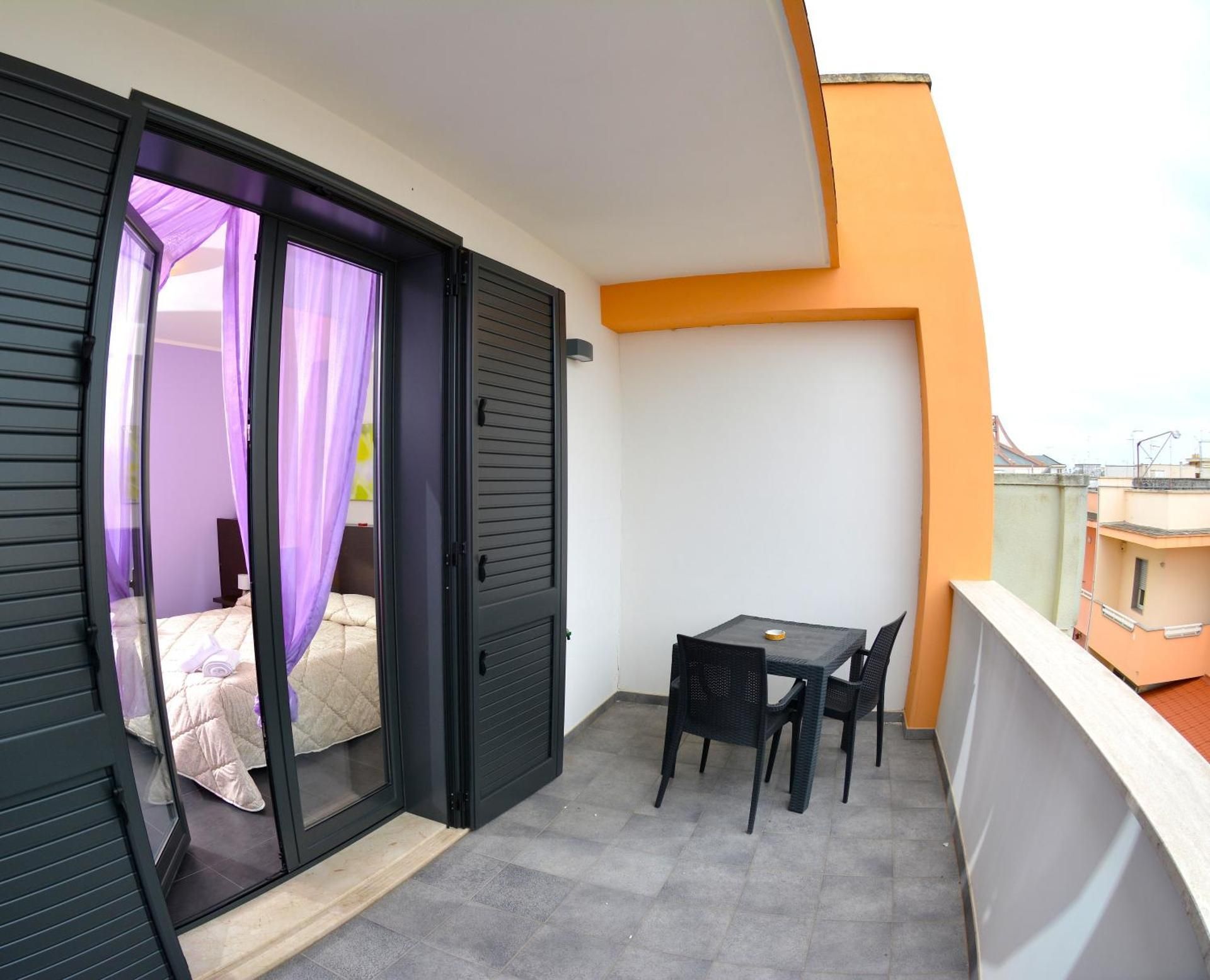 Double or Twin Room with Private Bathroom