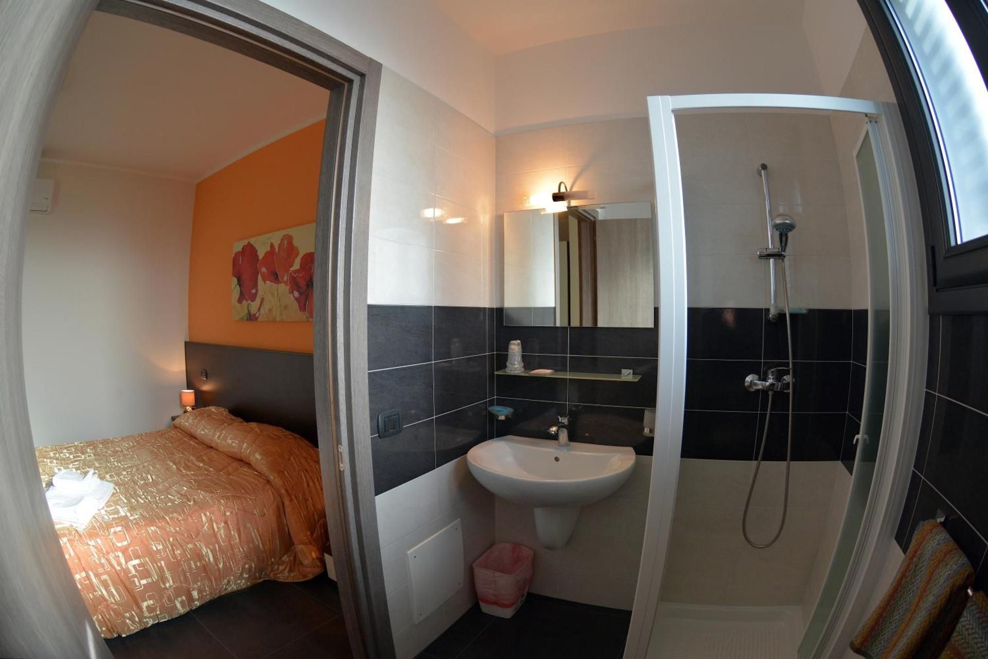 Double or Twin Room with Private Bathroom