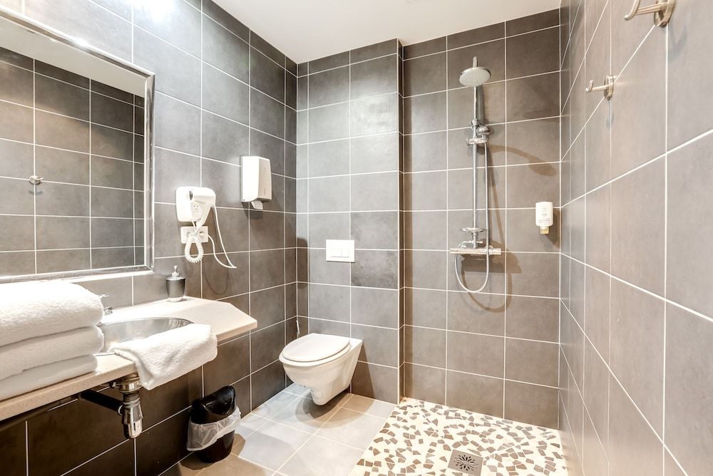 Quadruple Room (Suite for 4 per)