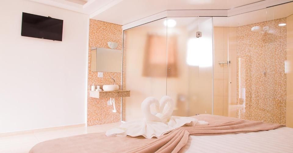 Deluxe King Suite