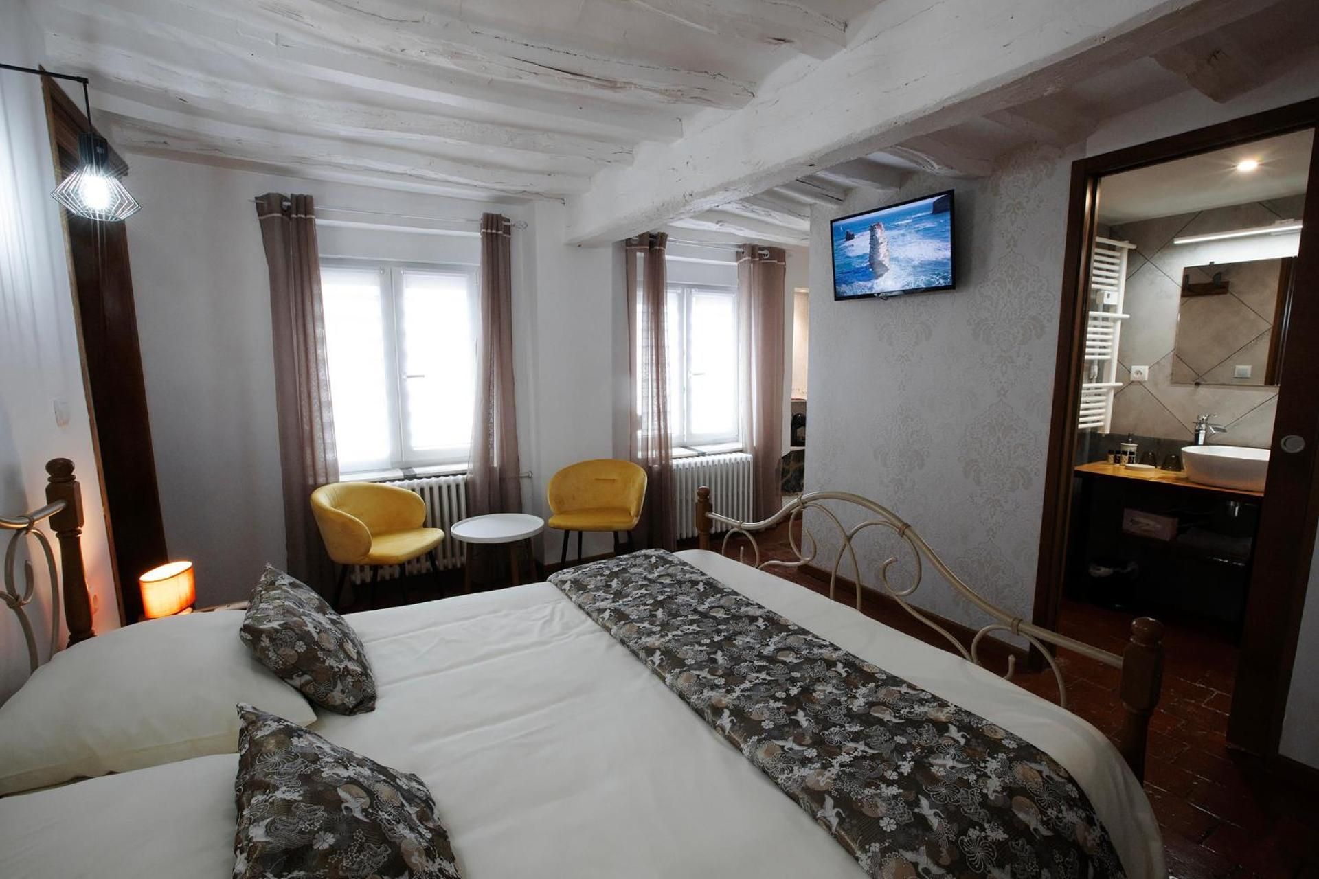 Double Room with Private Bathroom