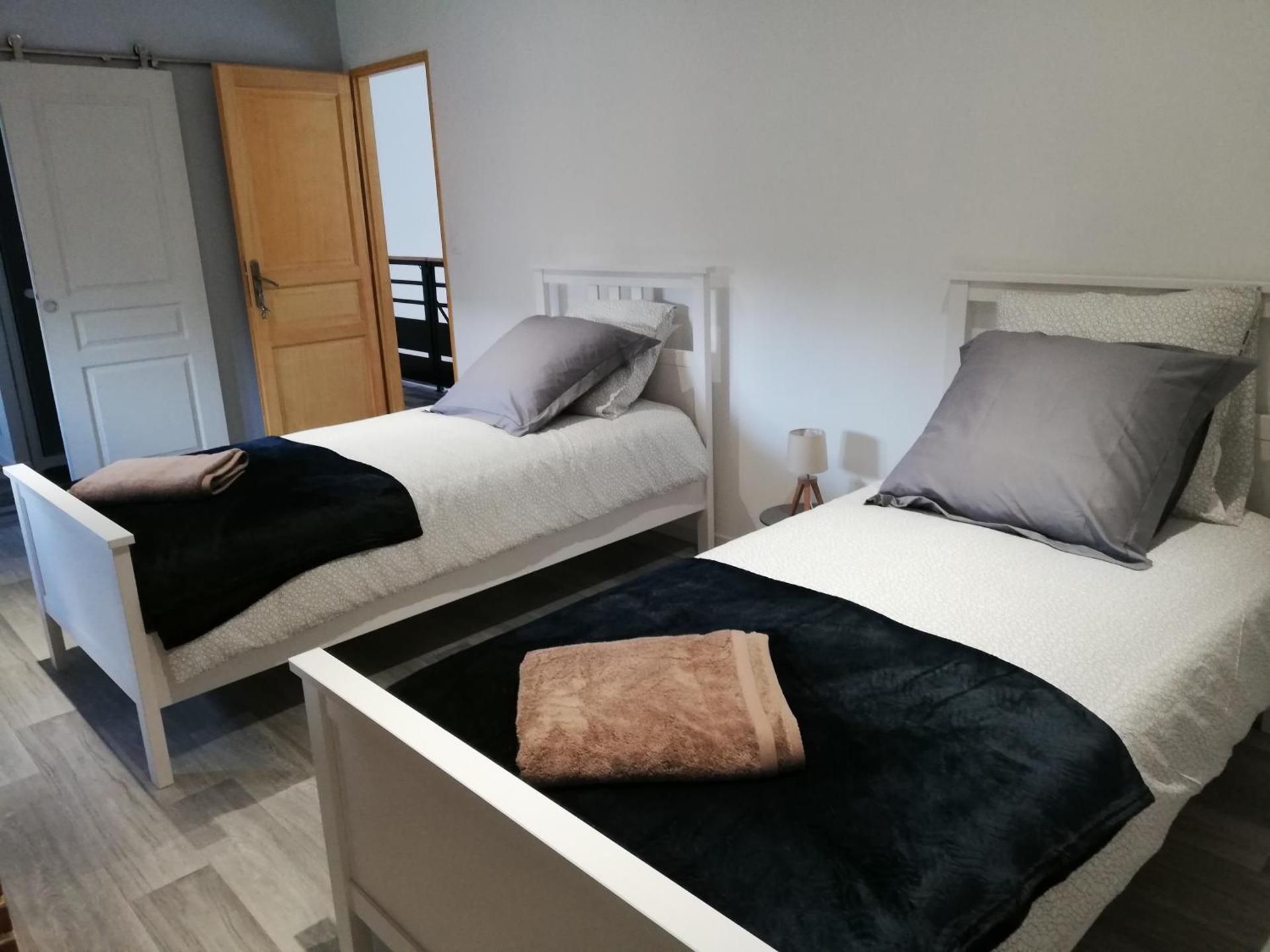 Twin Room with Shower