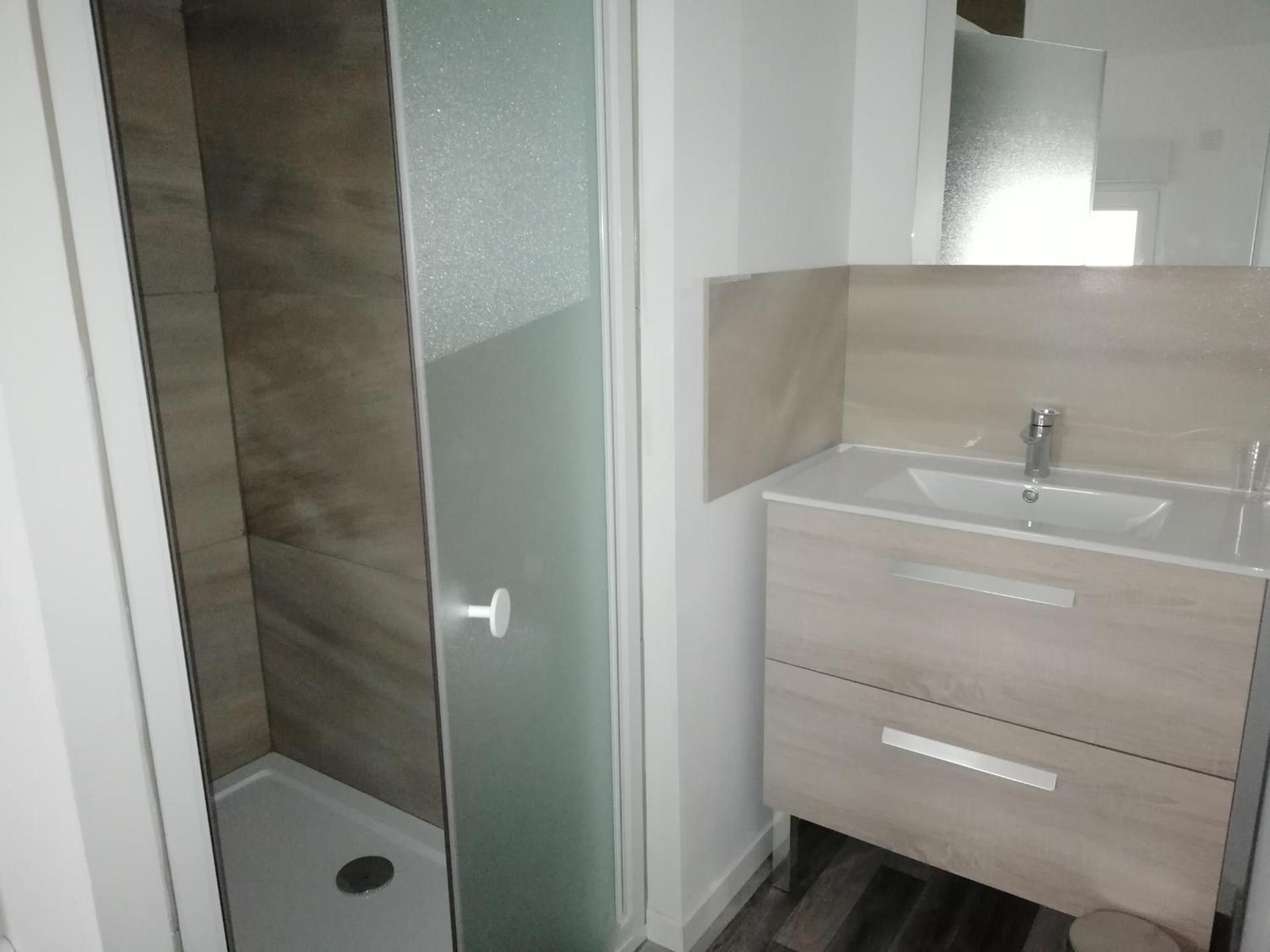 Twin Room with Shower
