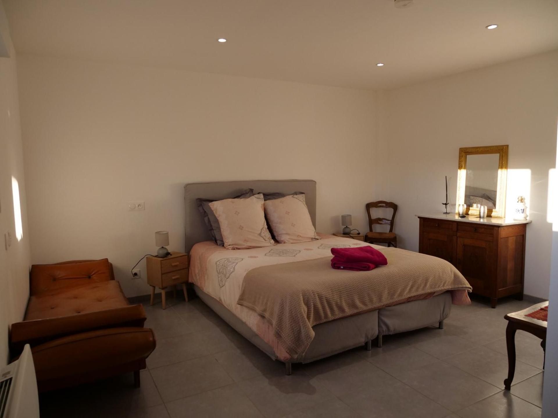 Deluxe Double Room with Shower