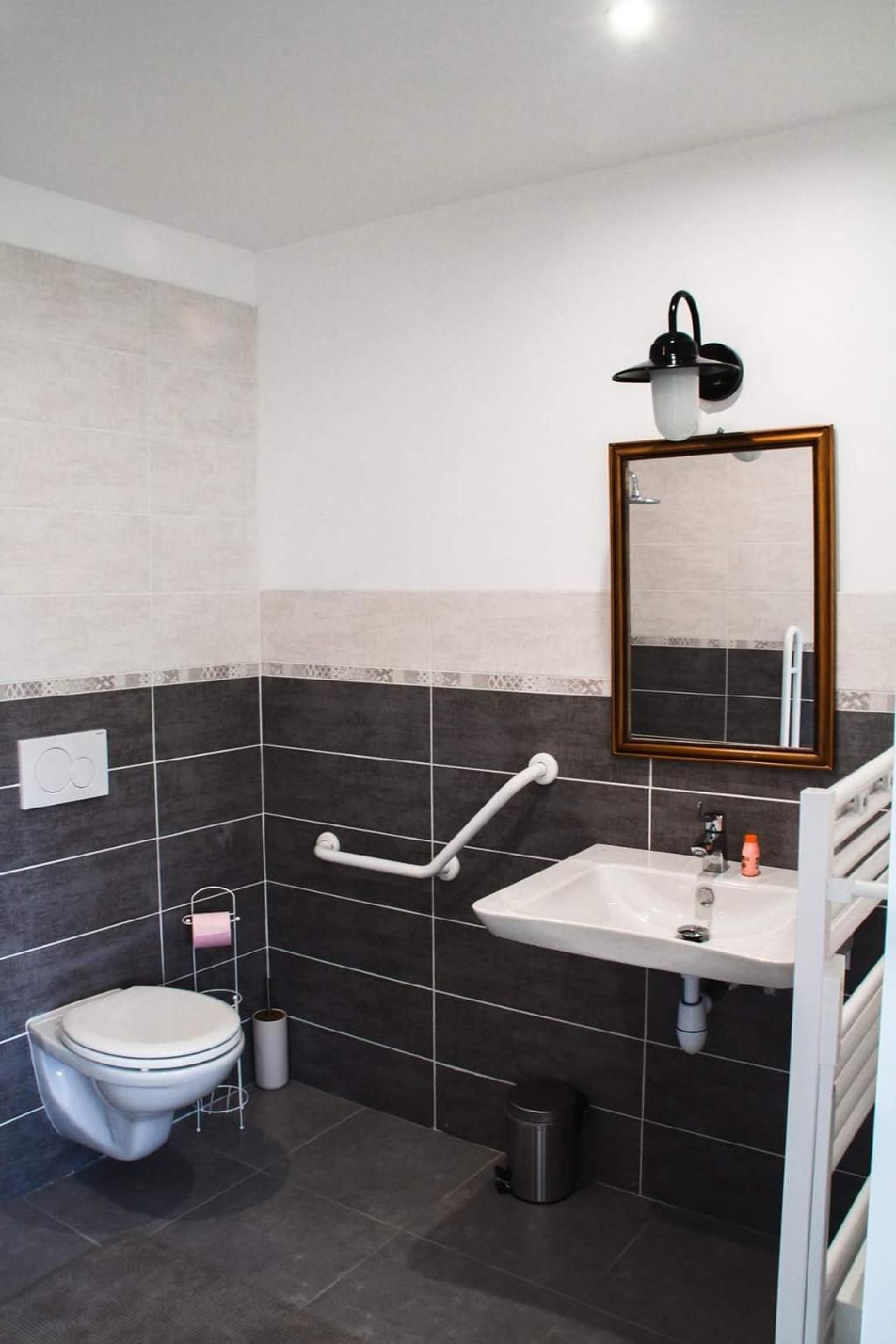 Chambre blanche-Double room-Deluxe-Ensuite with Shower-Countryside view