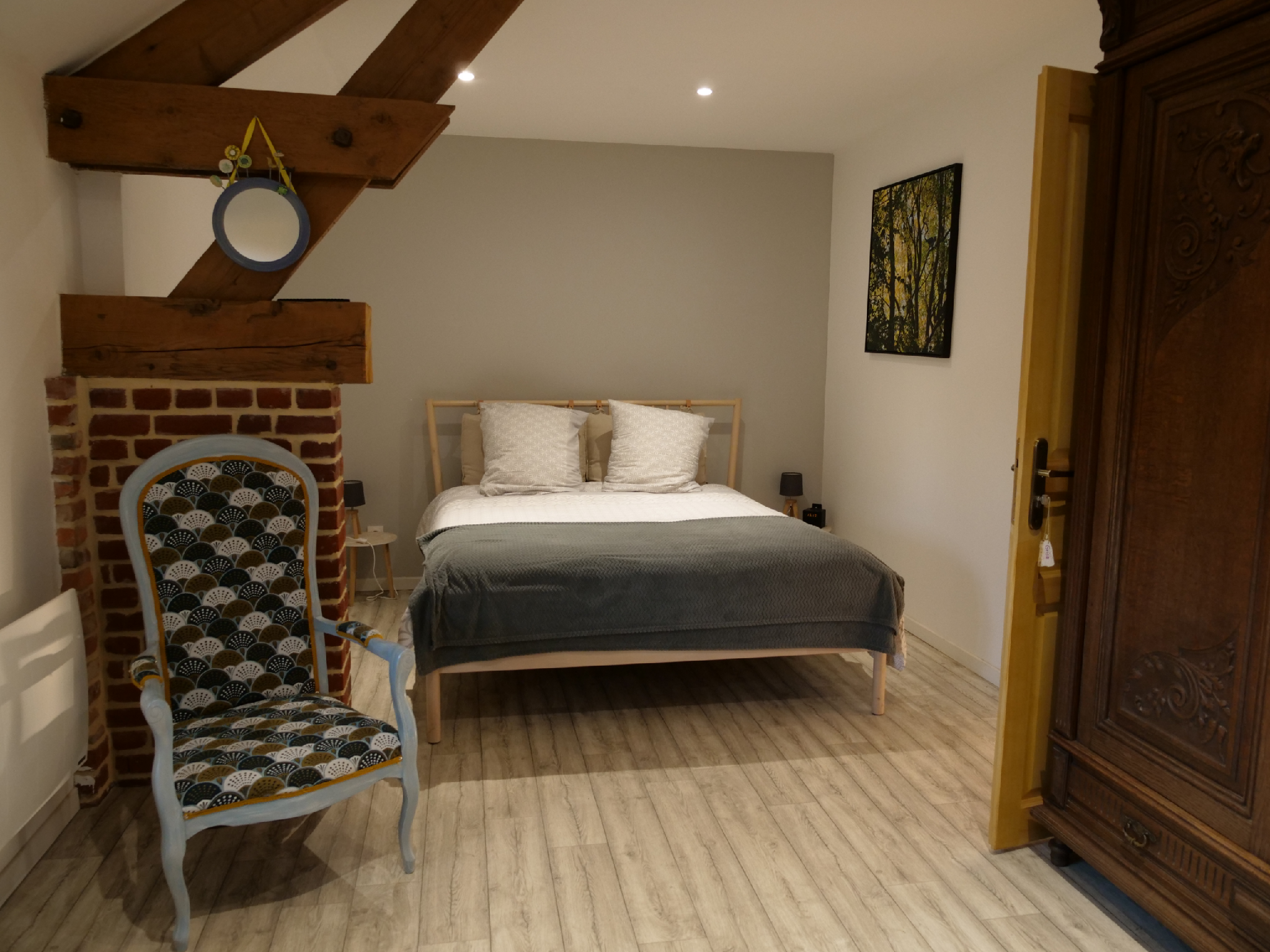 Chambre grise-Double room-Standard-Ensuite with Shower-Courtyard view