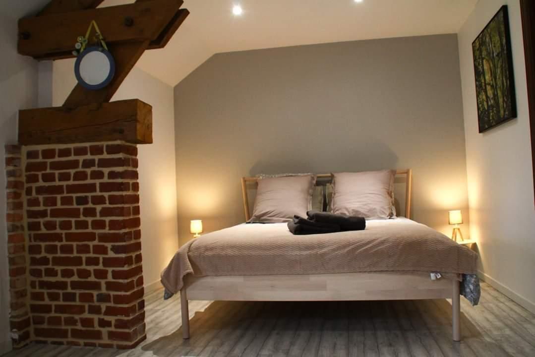 Chambre grise-Double room-Standard-Ensuite with Shower-Courtyard view
