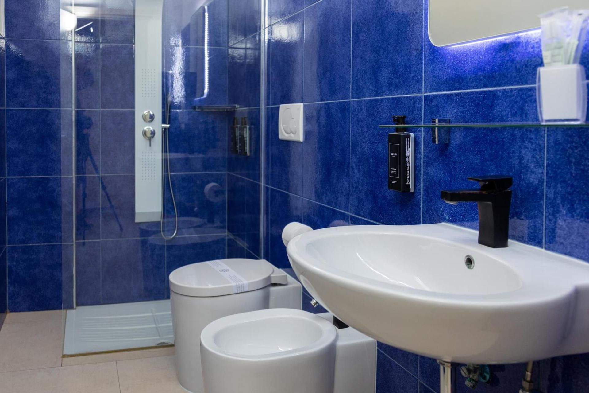 Deluxe One-Bedroom Apartment with Garden View