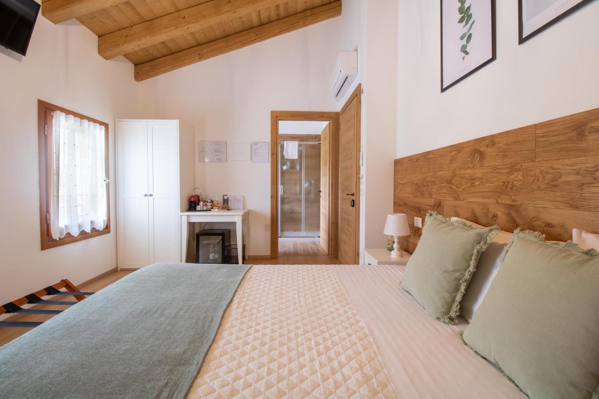 Double or Twin Room with Private Bathroom