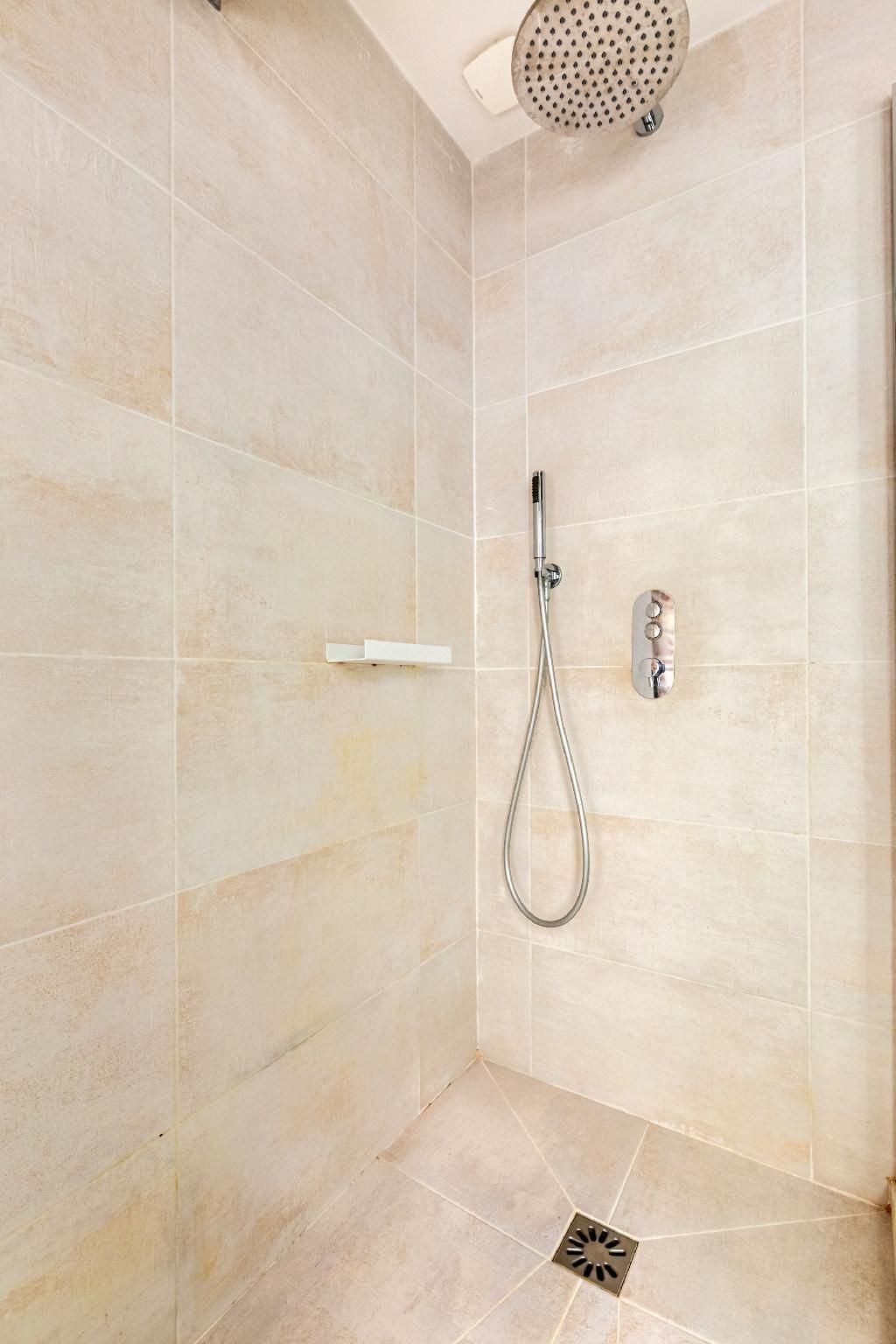 Au Chat Qui Dort Lille – Magasin Le Beffroi-Supérieure-Appartement-SDB privée avec douche-Vue sur la cour 2