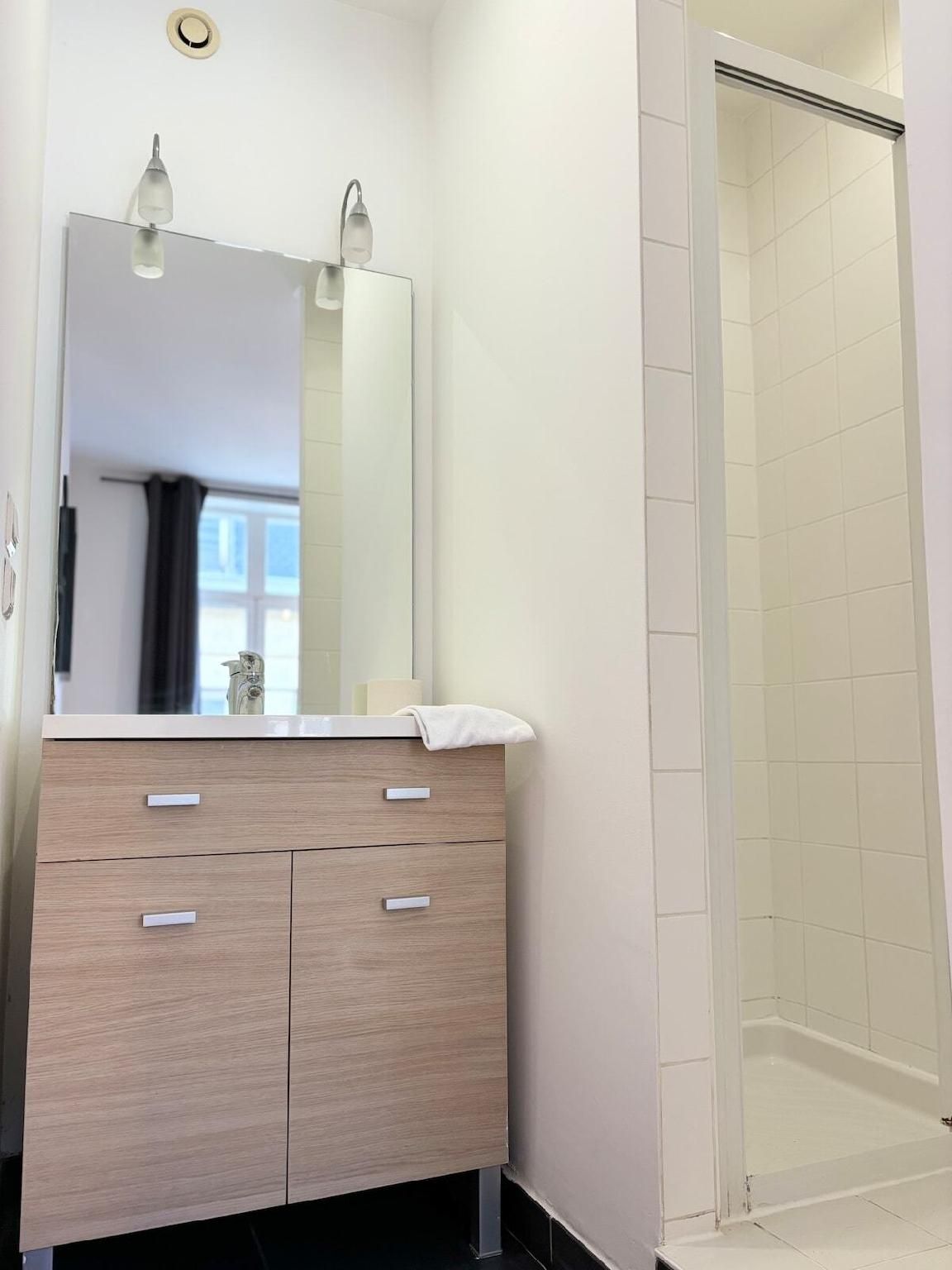 Appartement-Salle de bain privée séparée